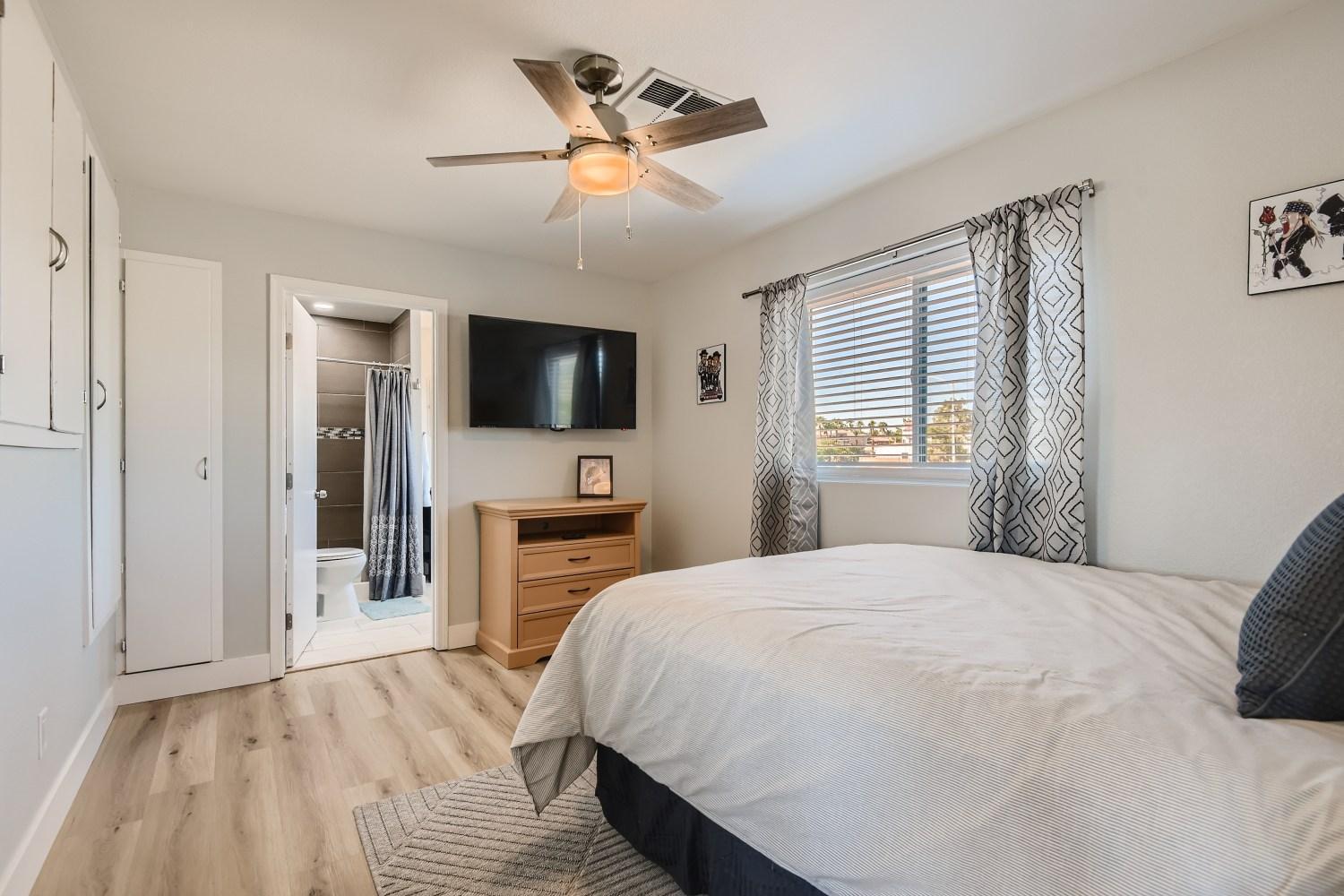 Lux life! Central location for business or play!