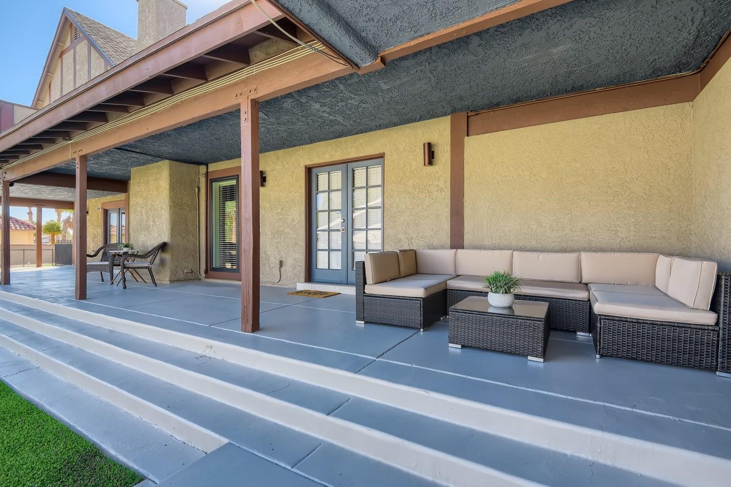 Lux life! Central location for business or play!