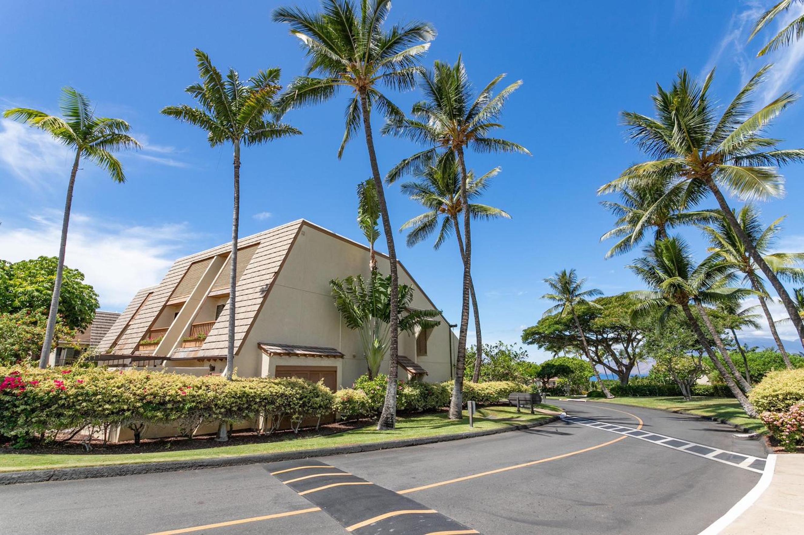 Maui Kamaole A-206 - Prime Location, Stunning Renovation, Large Lanai, Split AC!