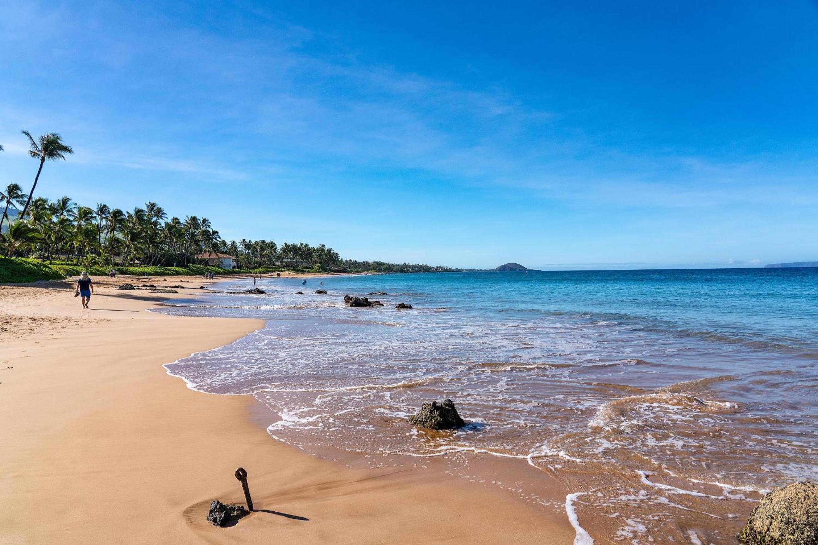 Maui Kamaole A-206 - Prime Location, Stunning Renovation, Large Lanai, Split AC!