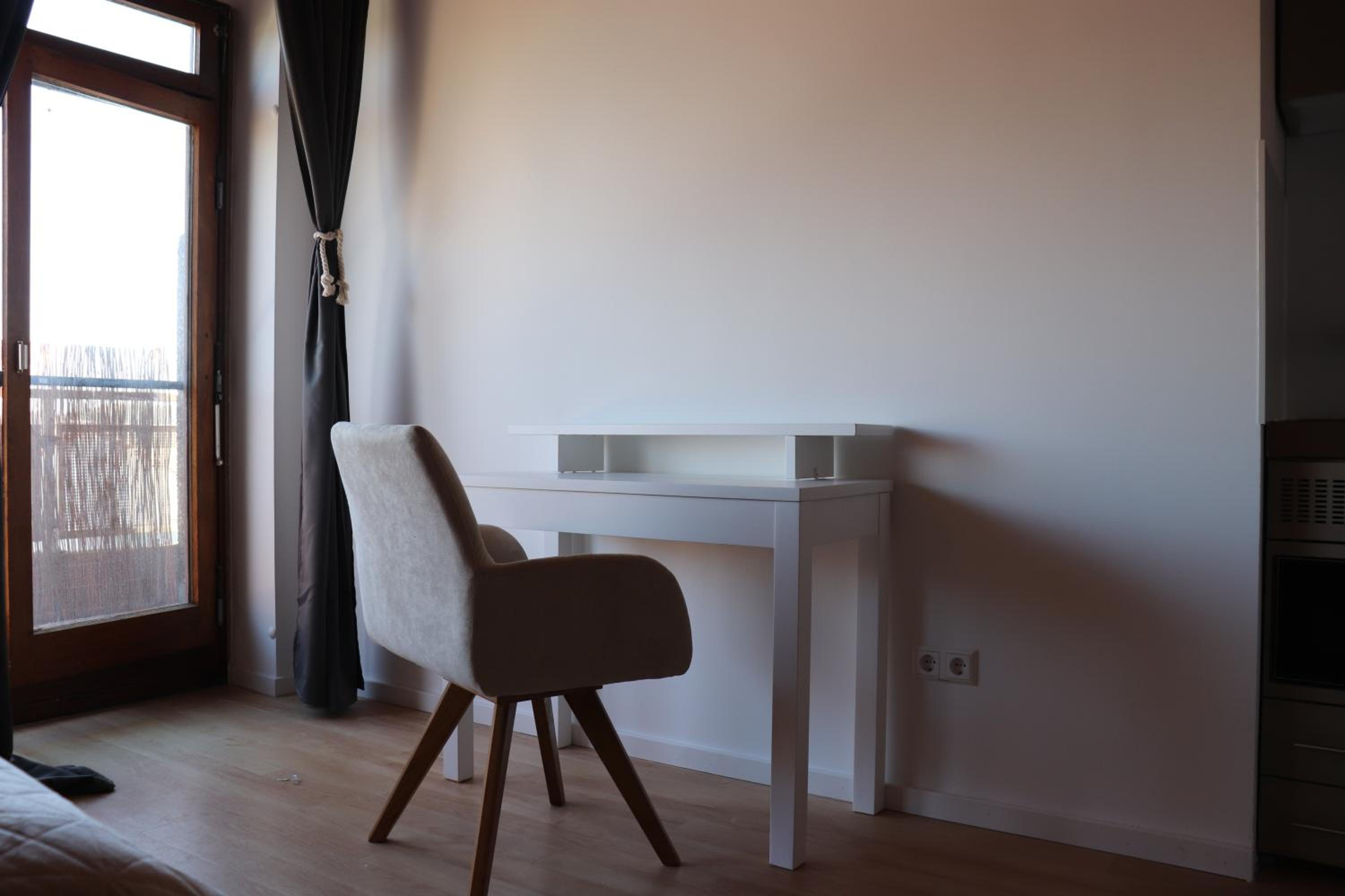 Cozy 1 room apartment close to University