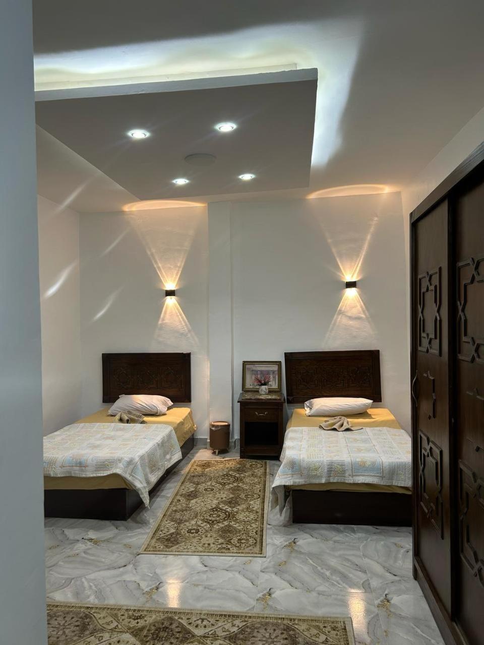Holom Abu State House double bedroom infront of the pyramids gate with breakfast