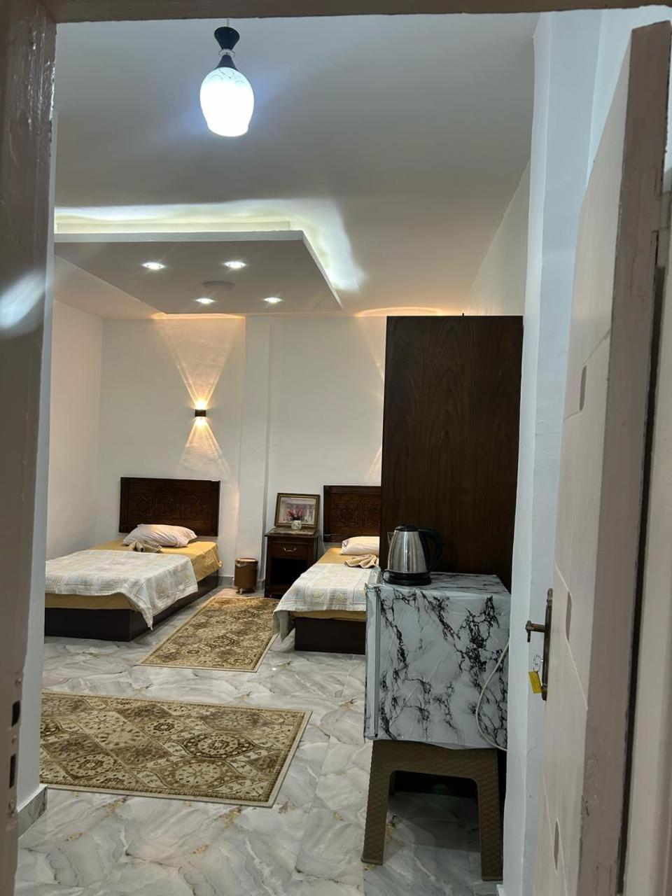 Holom Abu State House double bedroom infront of the pyramids gate with breakfast