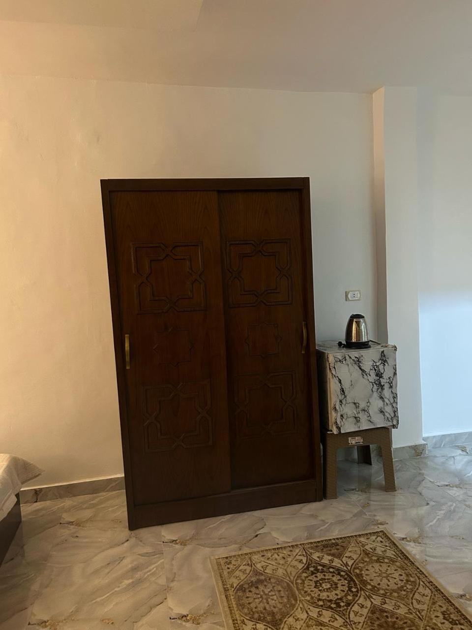 Holom Abu State House double bedroom infront of the pyramids gate with breakfast