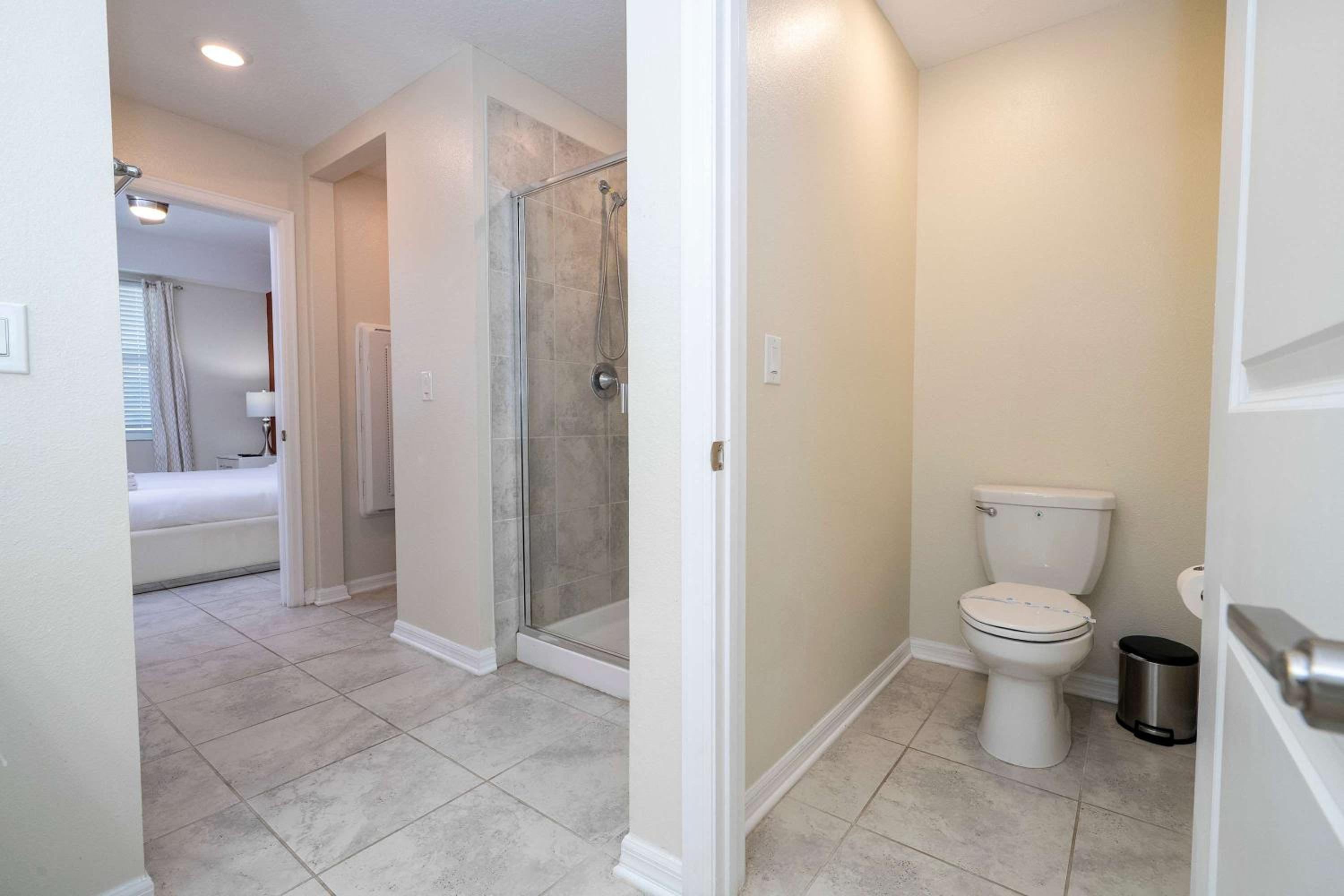 Gorgeous 2Bd Close to Disney at Storey Lake Resort