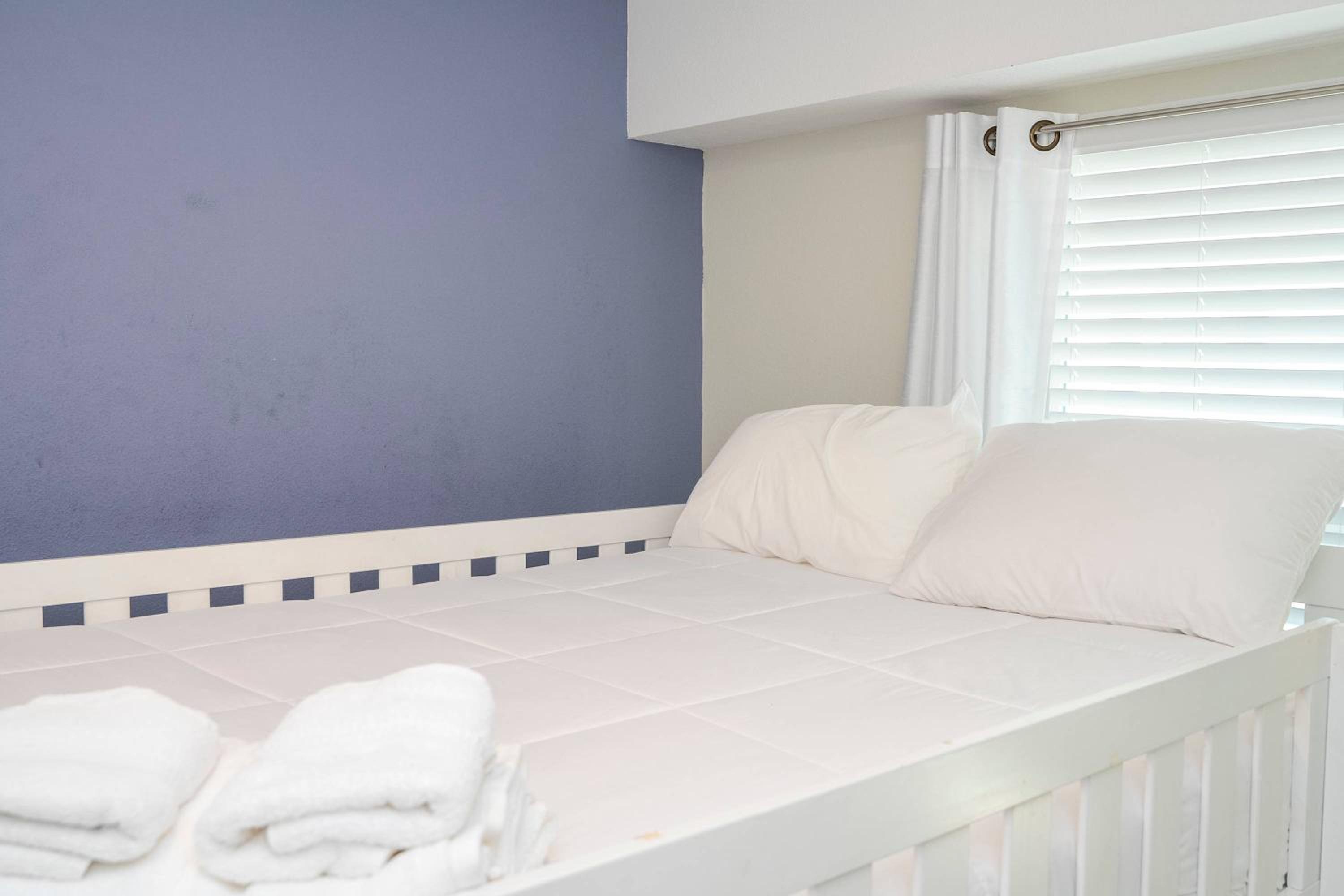 Gorgeous 2Bd Close to Disney at Storey Lake Resort