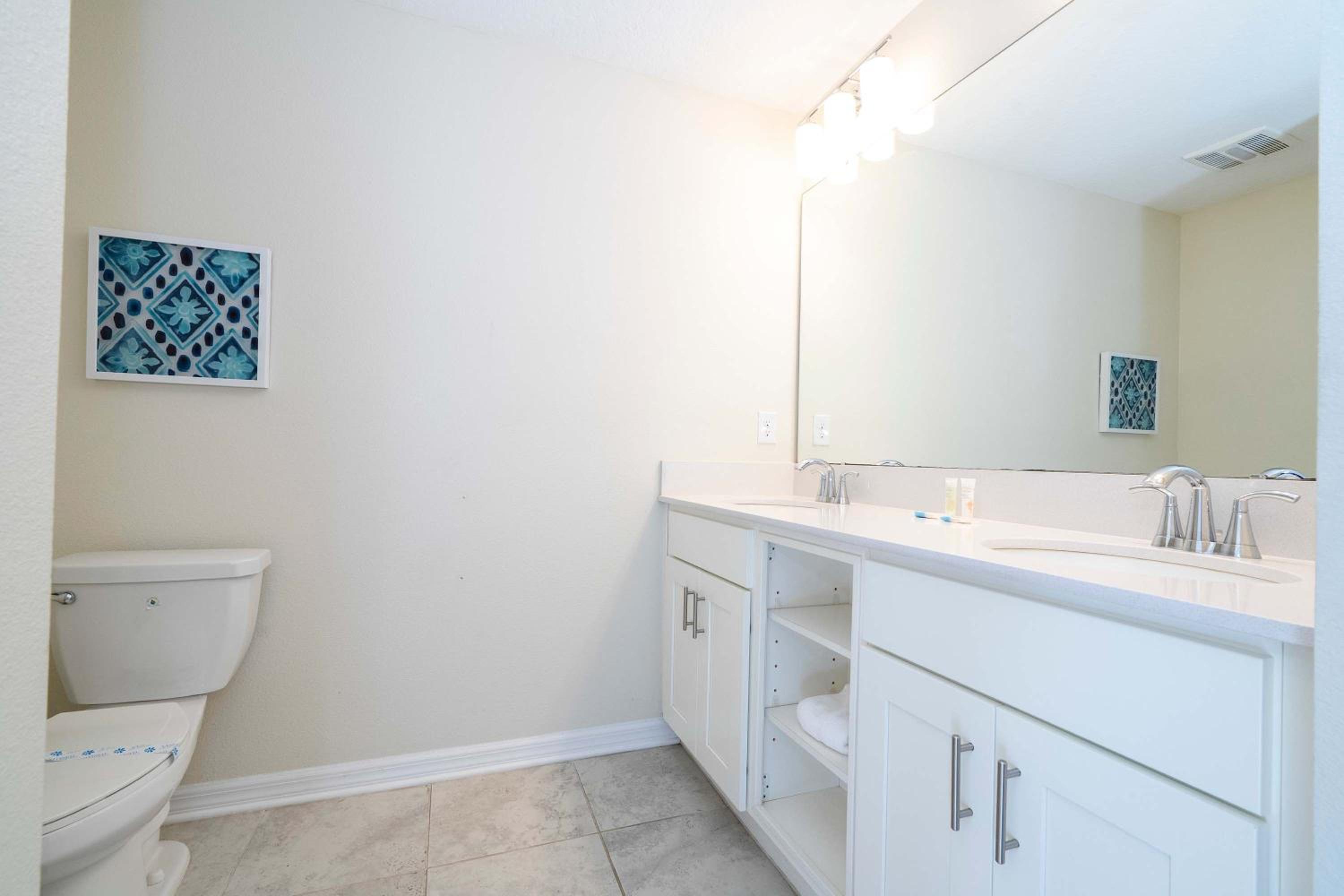 Gorgeous 2Bd Close to Disney at Storey Lake Resort