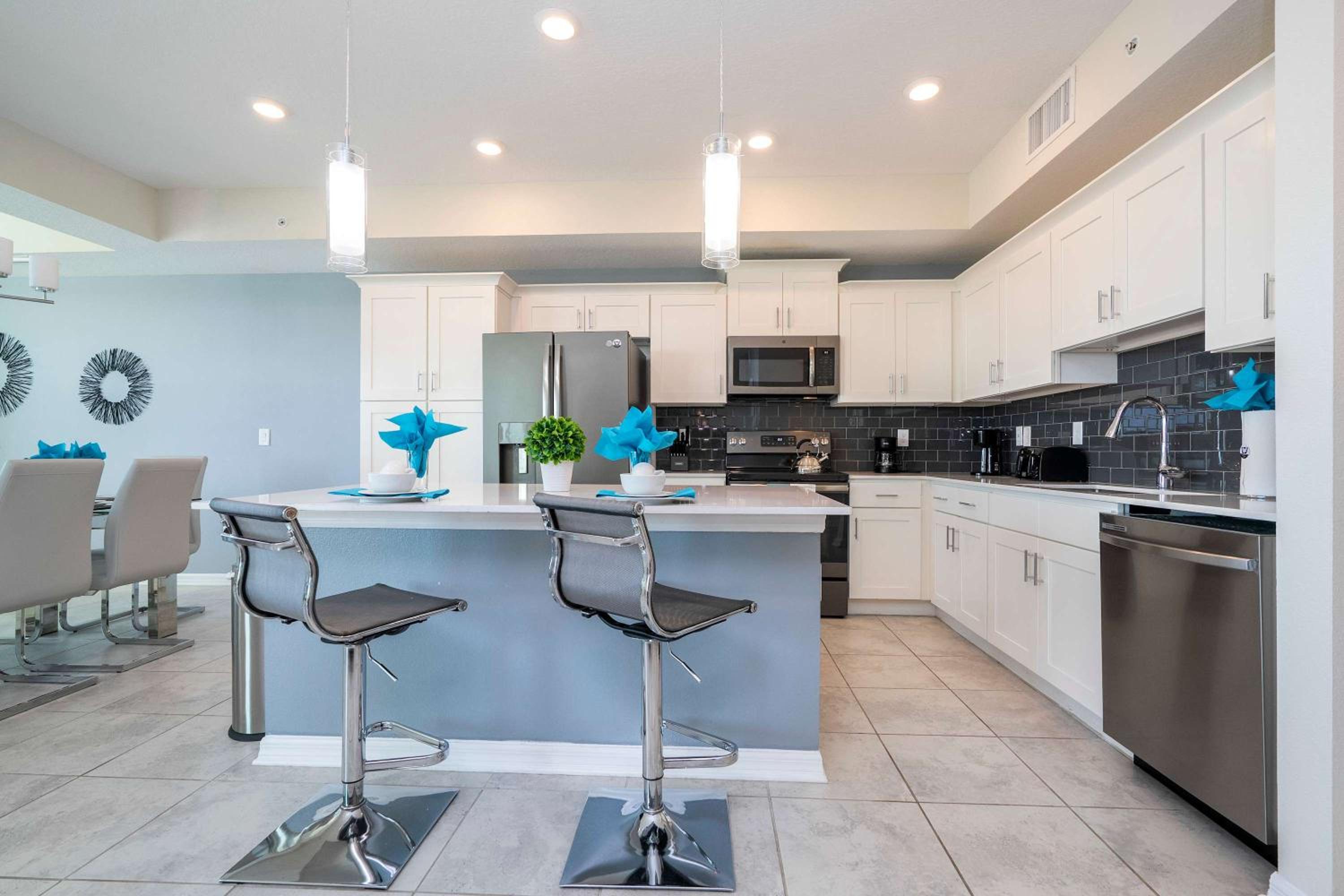 Gorgeous 2Bd Close to Disney at Storey Lake Resort