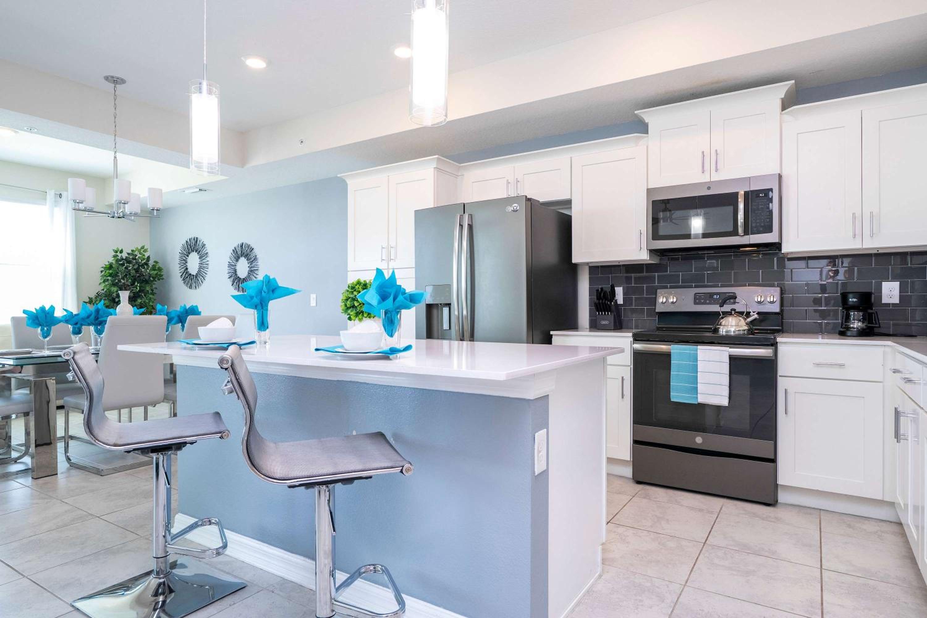 Gorgeous 2Bd Close to Disney at Storey Lake Resort