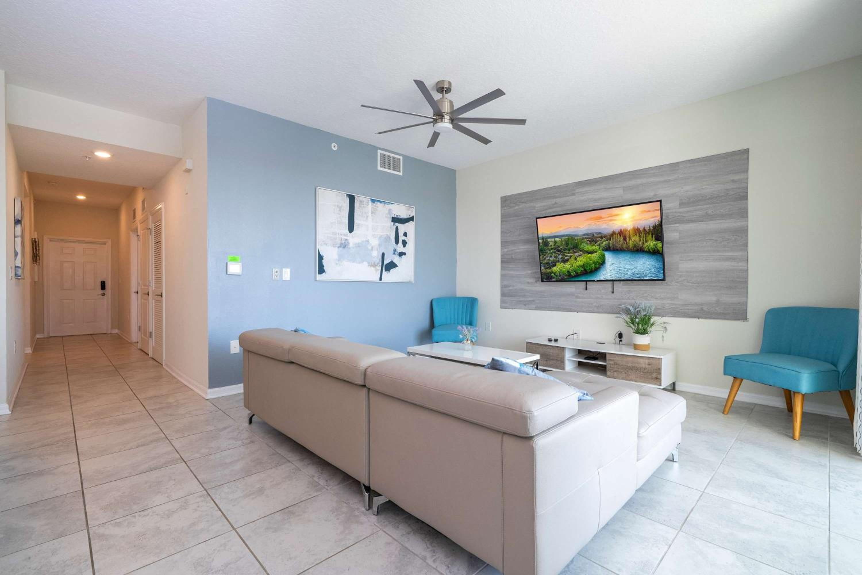 Gorgeous 2Bd Close to Disney at Storey Lake Resort