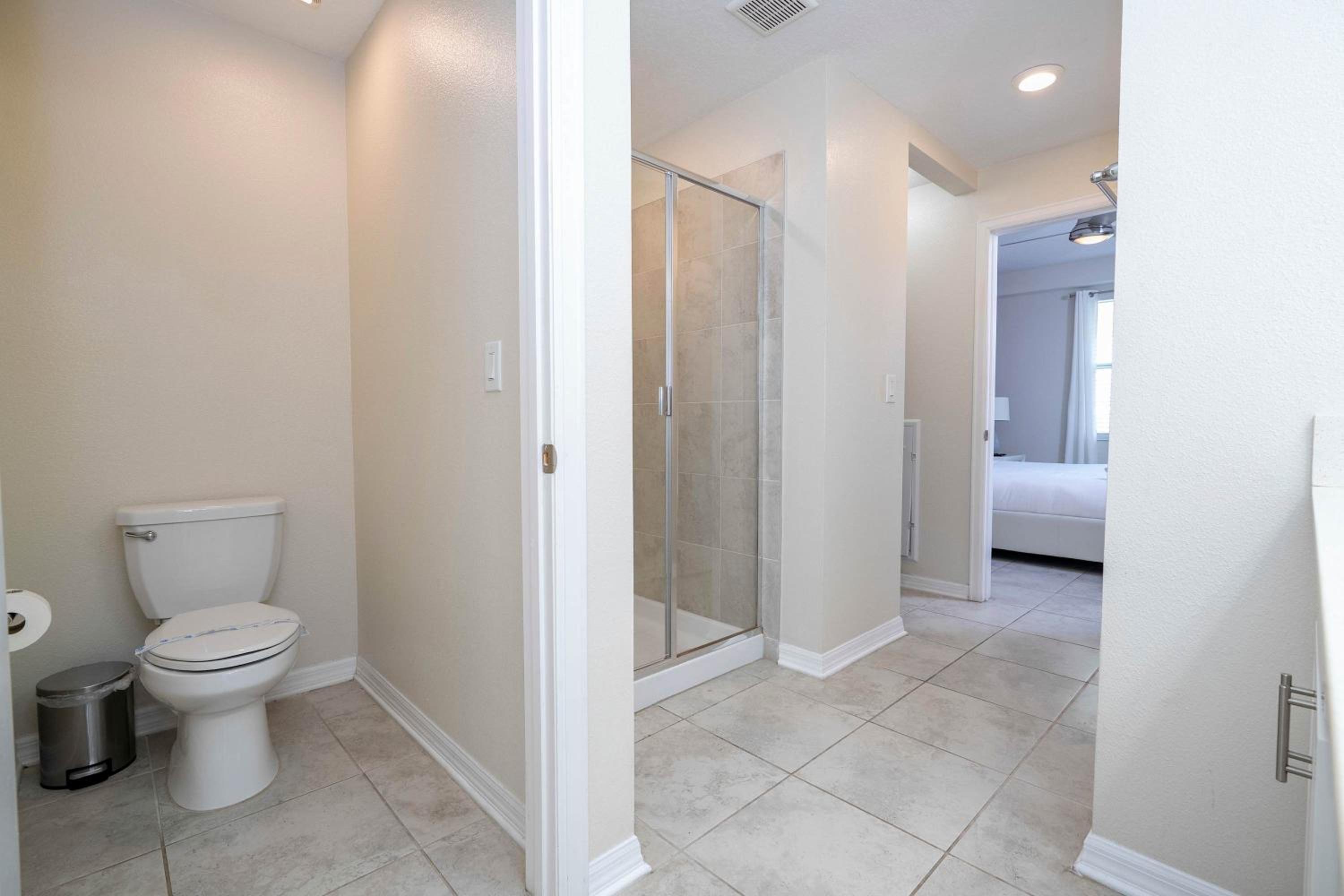 Family Condo 2Bd Close to Disney at Storey Lake Resort