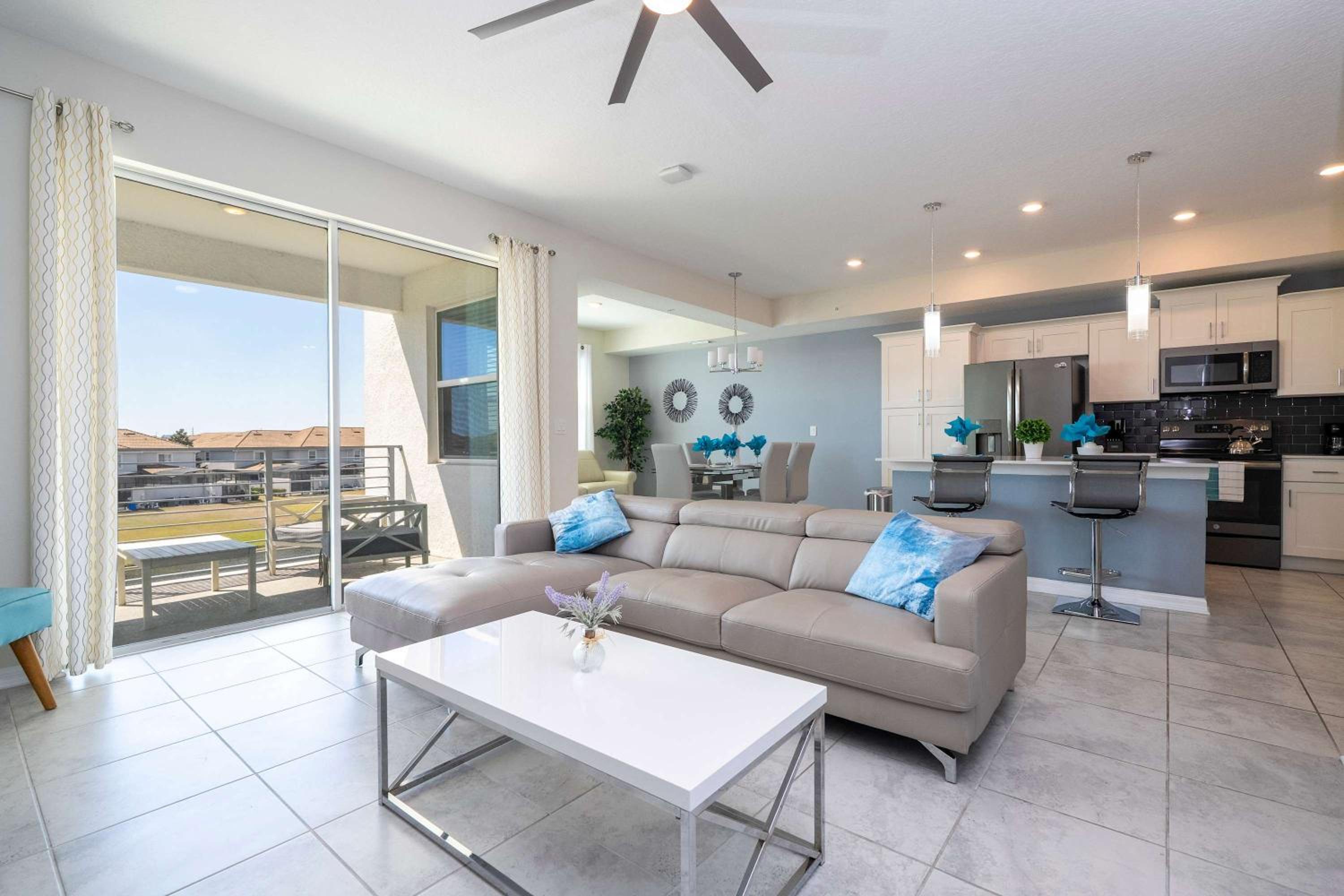 Gorgeous 2Bd Close to Disney at Storey Lake Resort