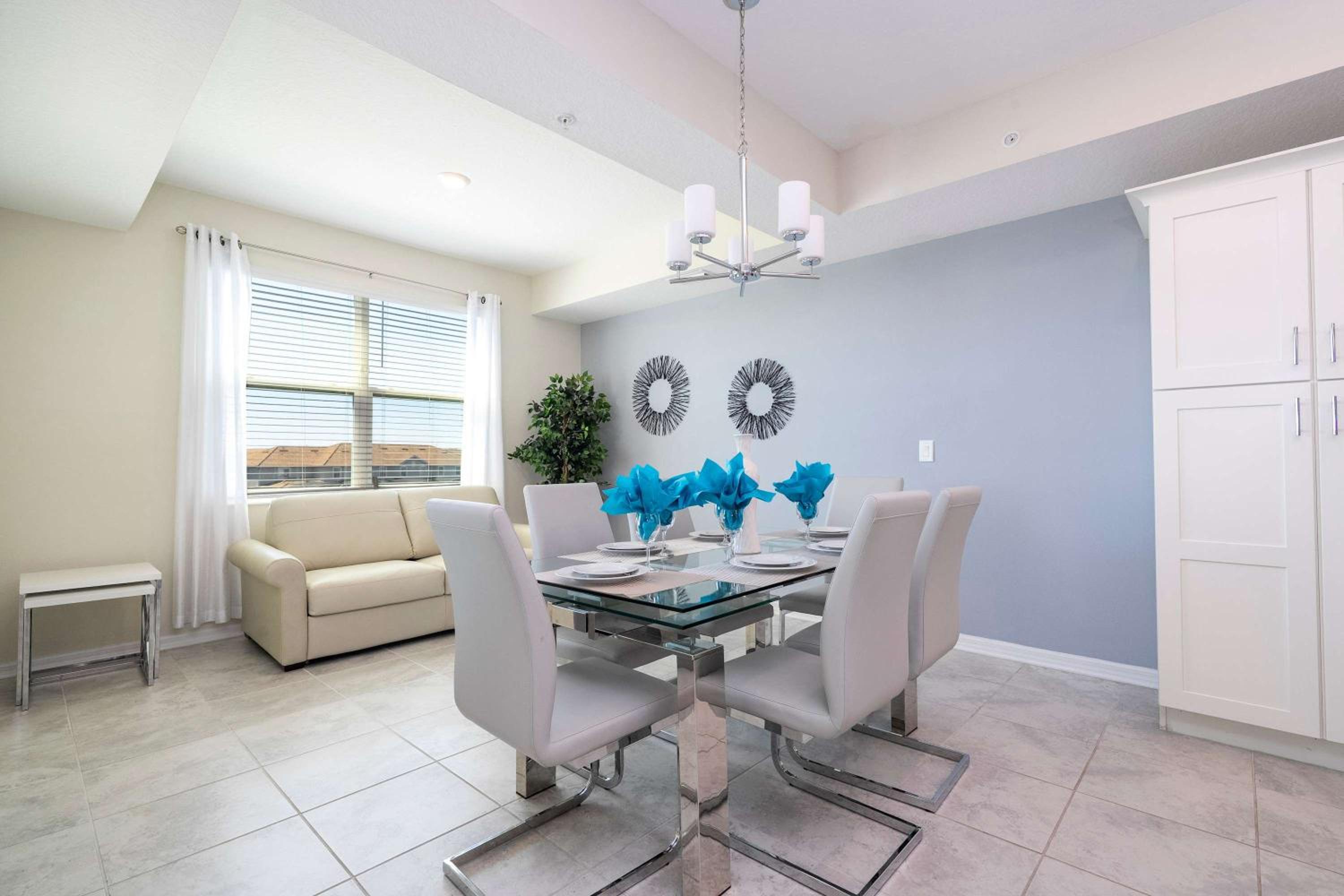 Gorgeous 2Bd Close to Disney at Storey Lake Resort