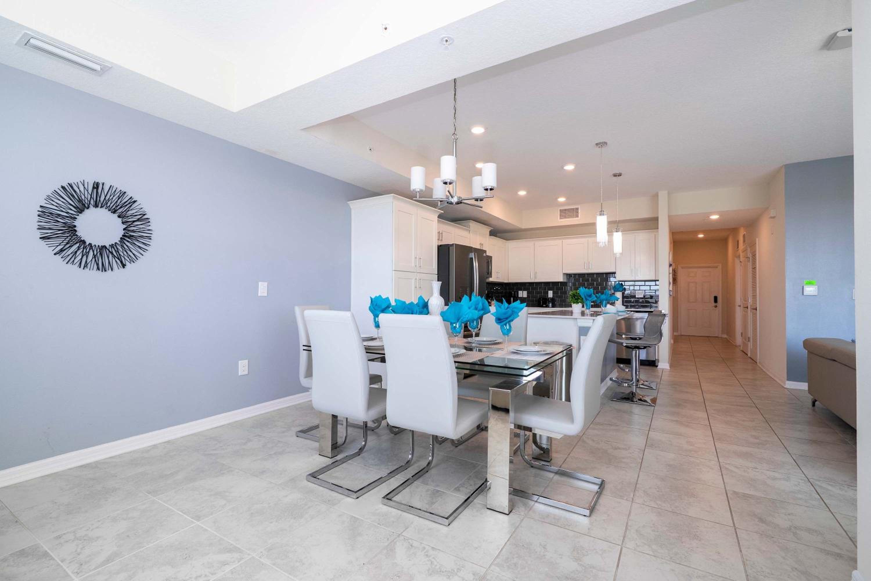 Gorgeous 2Bd Close to Disney at Storey Lake Resort