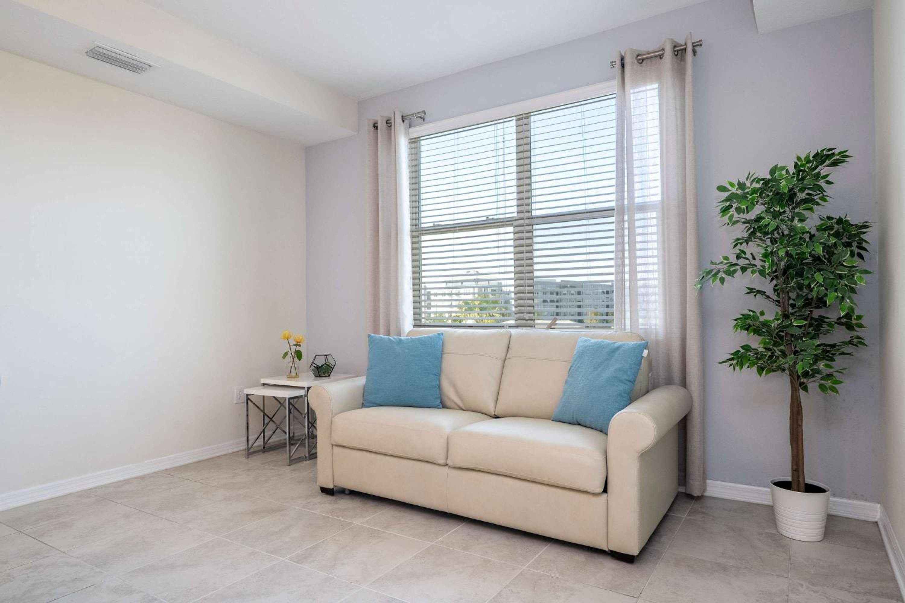 Family Condo 2Bd Close to Disney at Storey Lake Resort