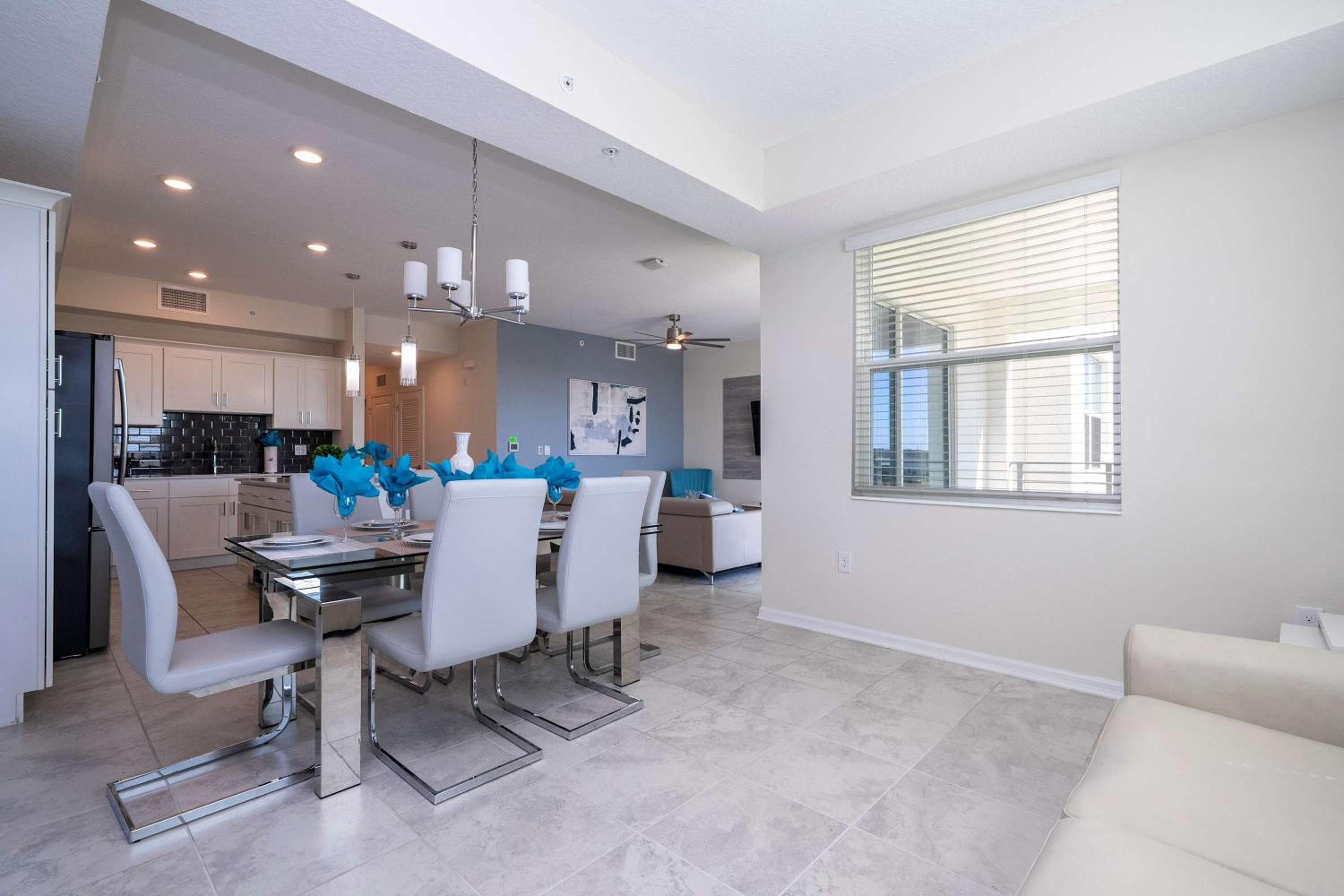 Gorgeous 2Bd Close to Disney at Storey Lake Resort