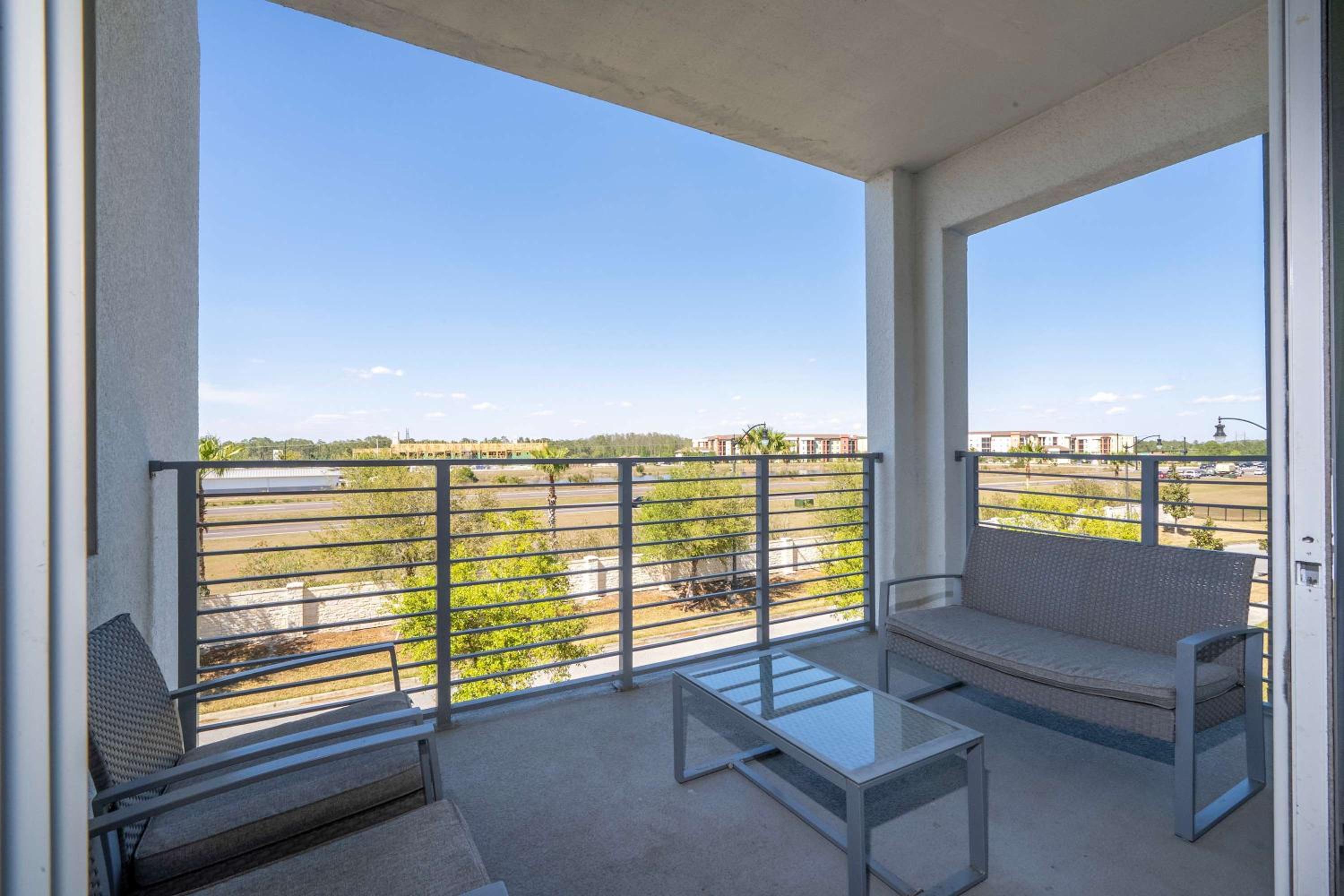 Family Condo 2Bd Close to Disney at Storey Lake Resort