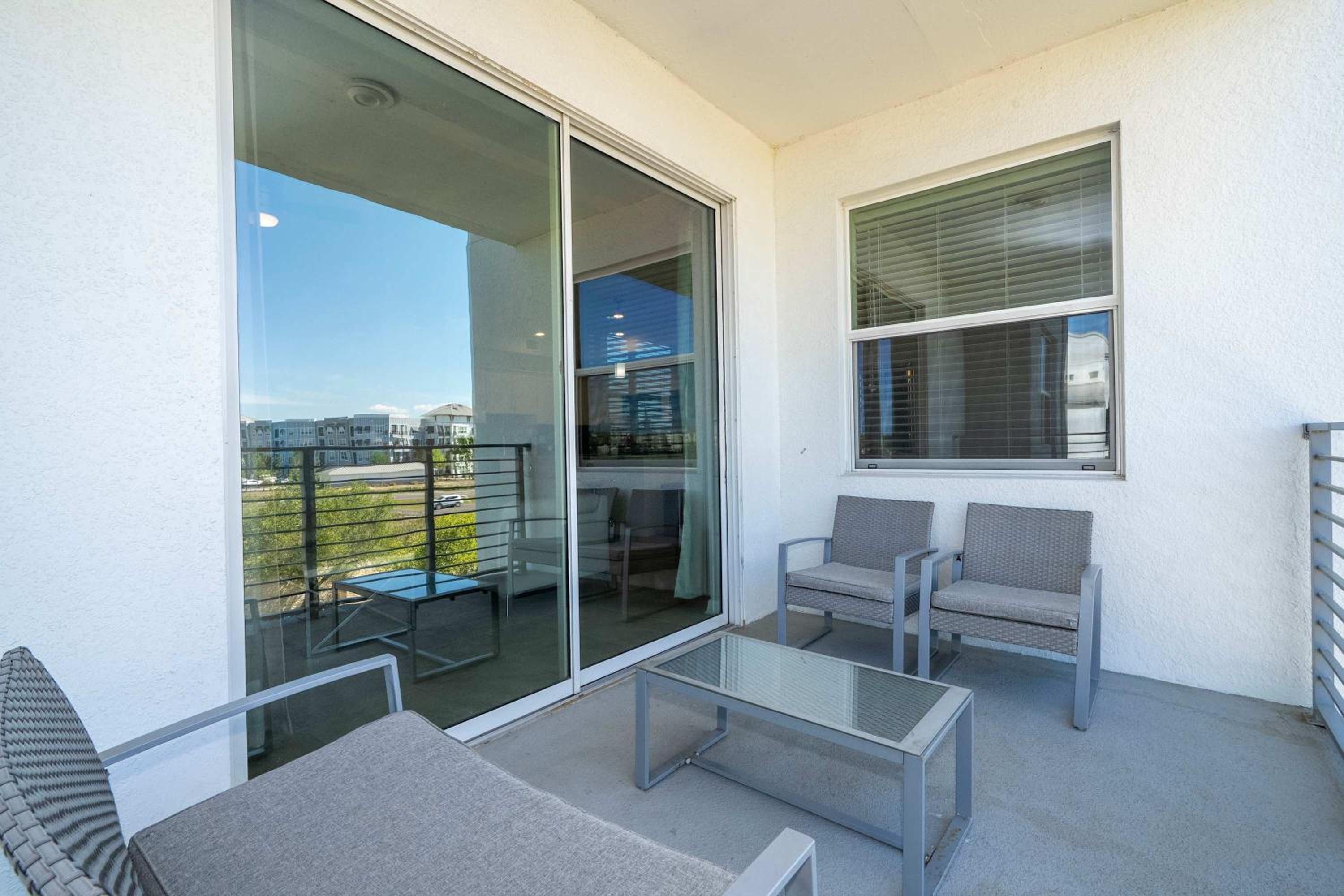 Family Condo 2Bd Close to Disney at Storey Lake Resort
