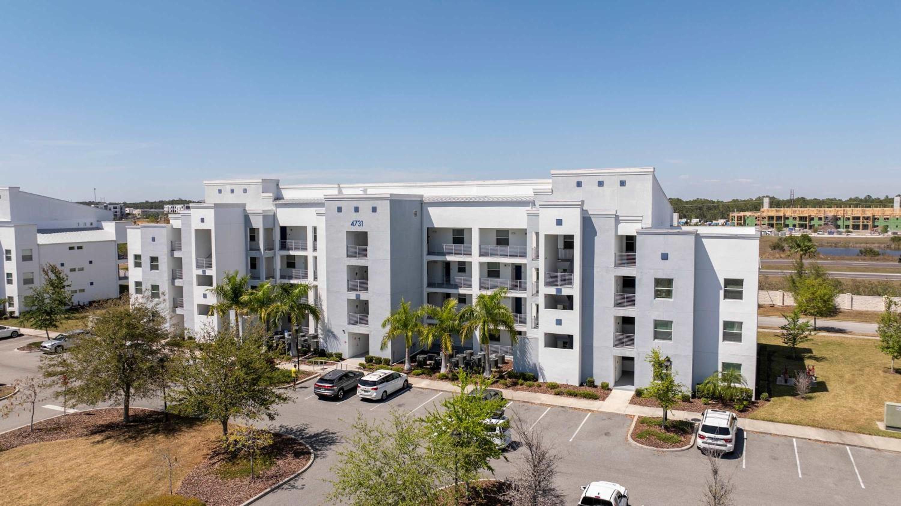 Family Condo 2Bd Close to Disney at Storey Lake Resort