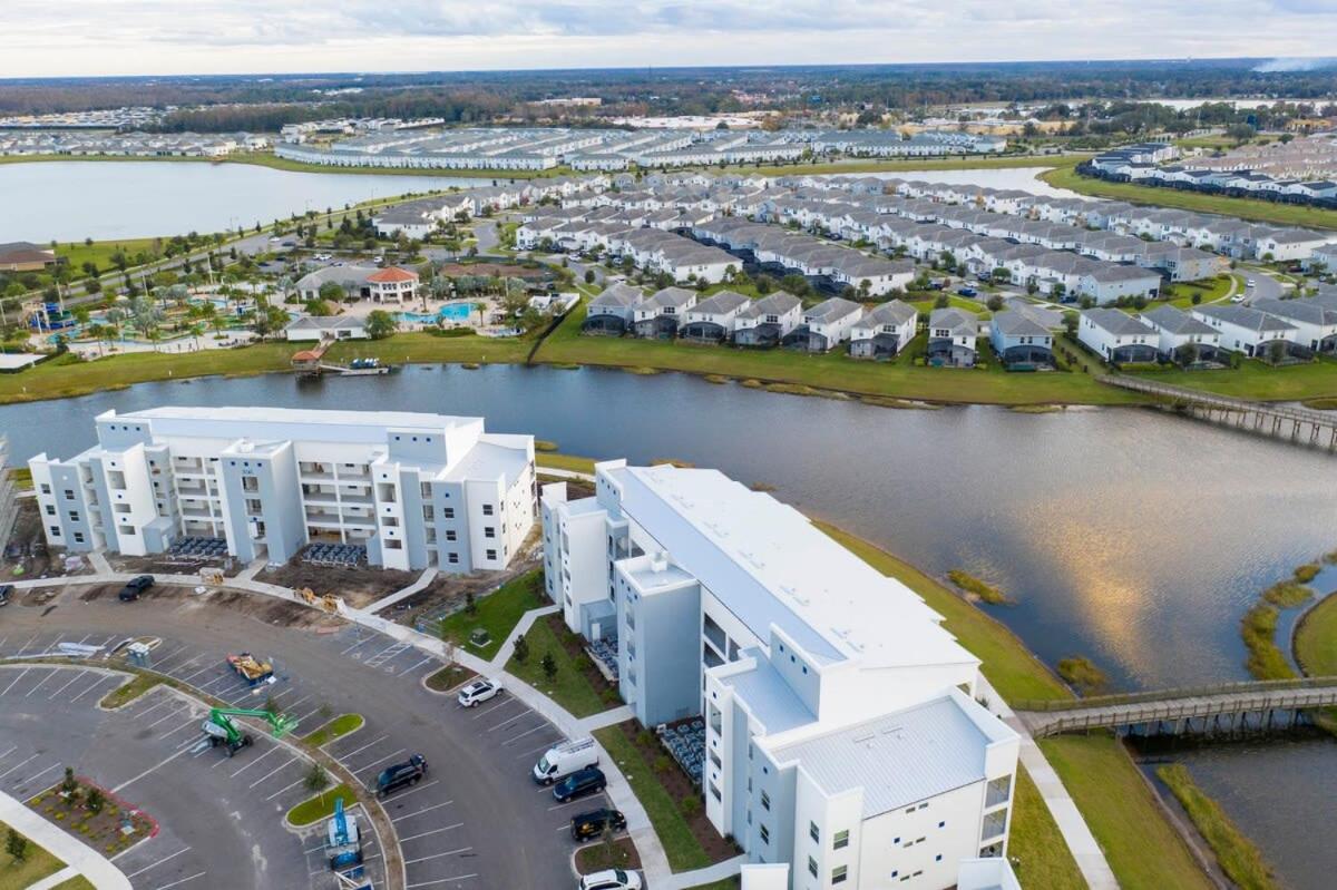 Gorgeous 2Bd Close to Disney at Storey Lake Resort