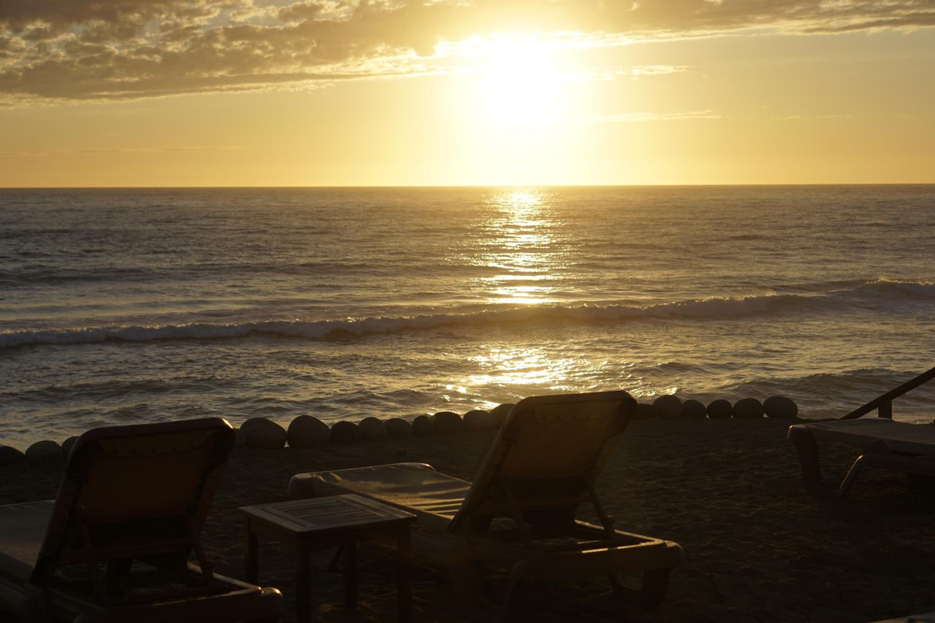 Cerritos Beach Inn