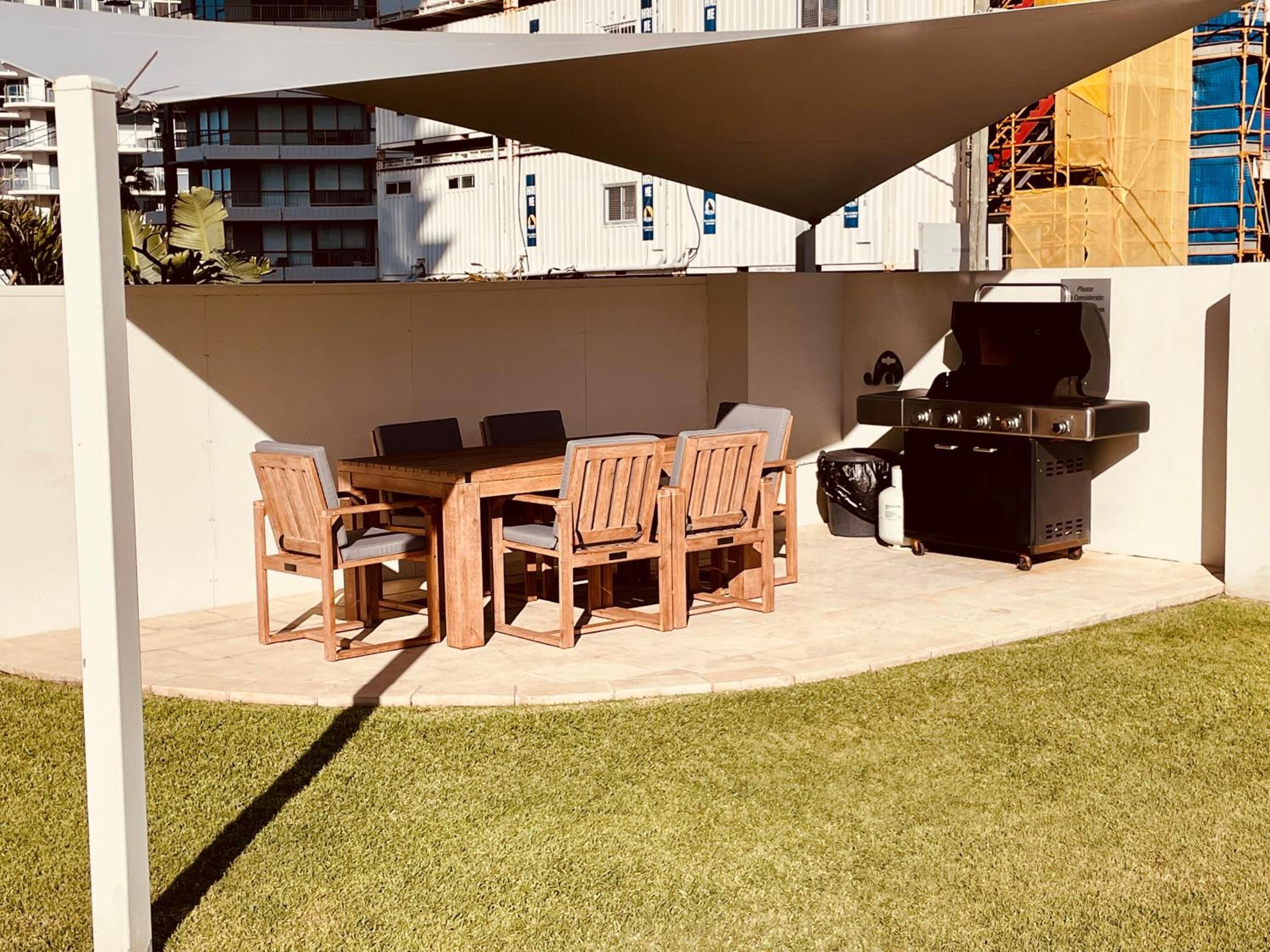 Beachfront 2BR Stunning Views Balcony Heated Pool