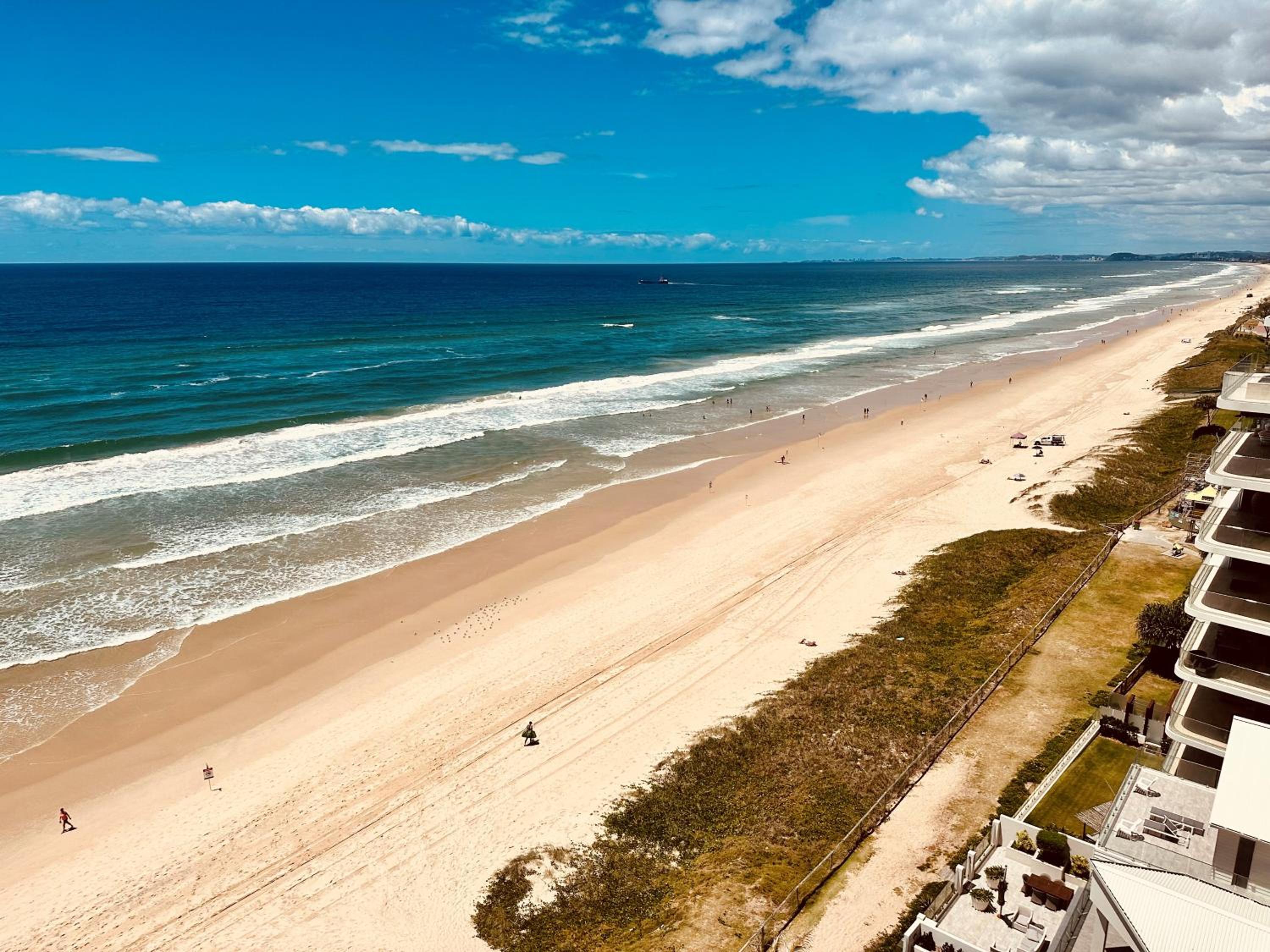 Beachfront 2BR Stunning Views Balcony Heated Pool