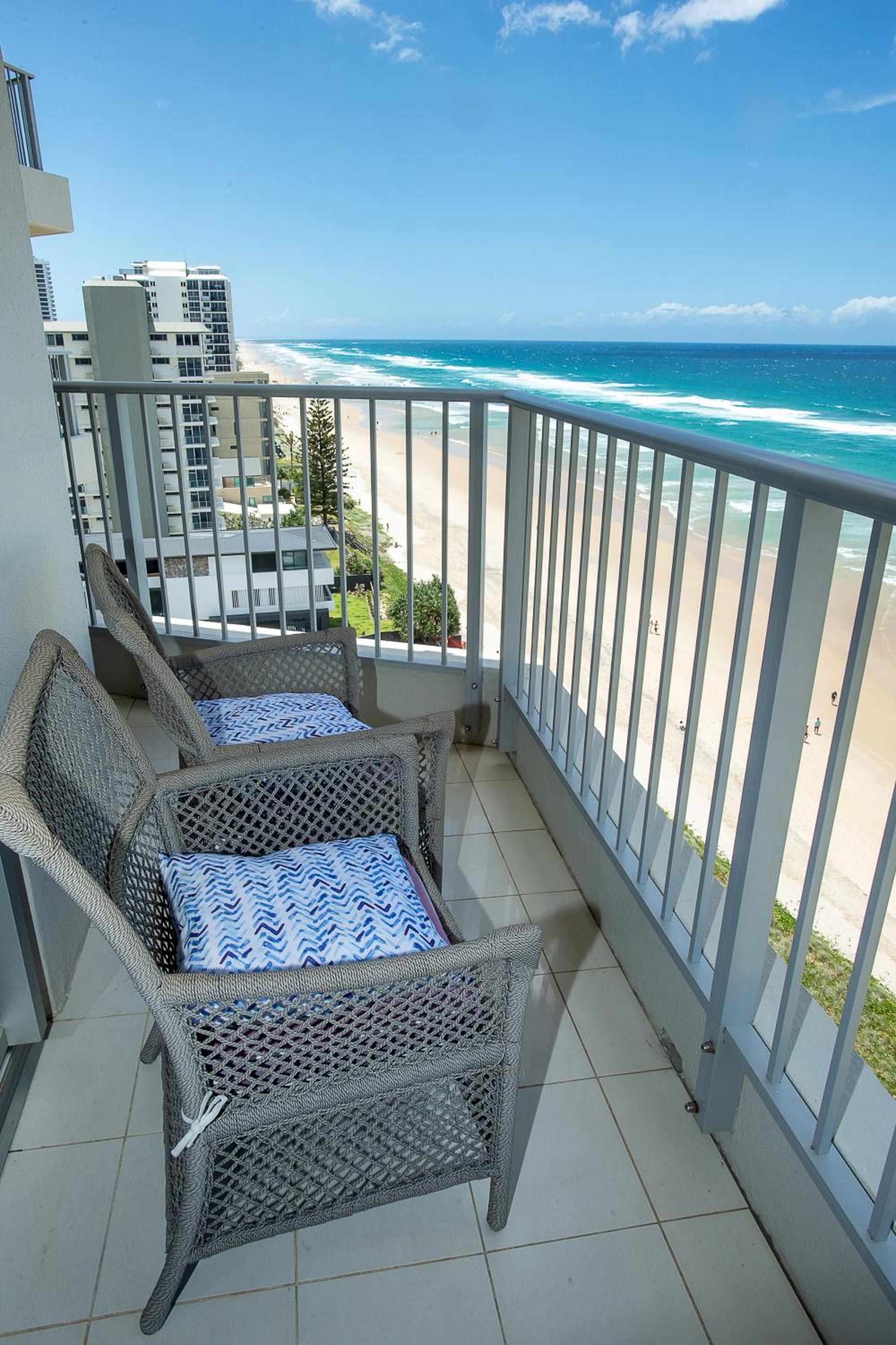 Beachfront 2BR Stunning Views Balcony Heated Pool