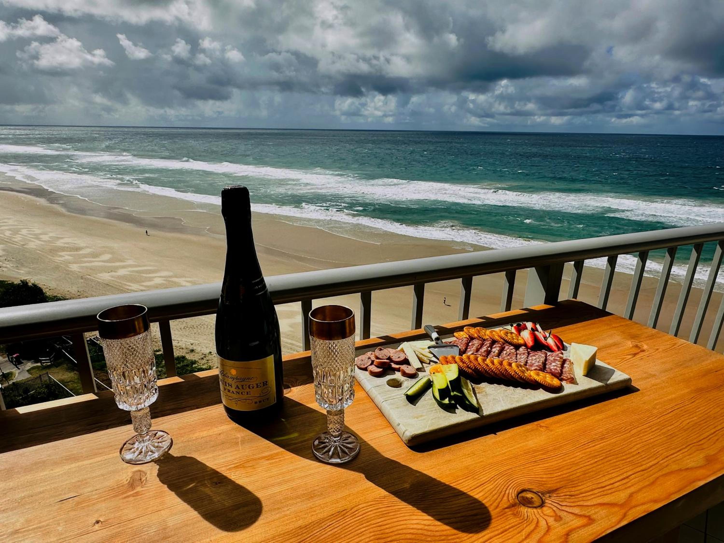Beachfront 2BR Stunning Views Balcony Heated Pool