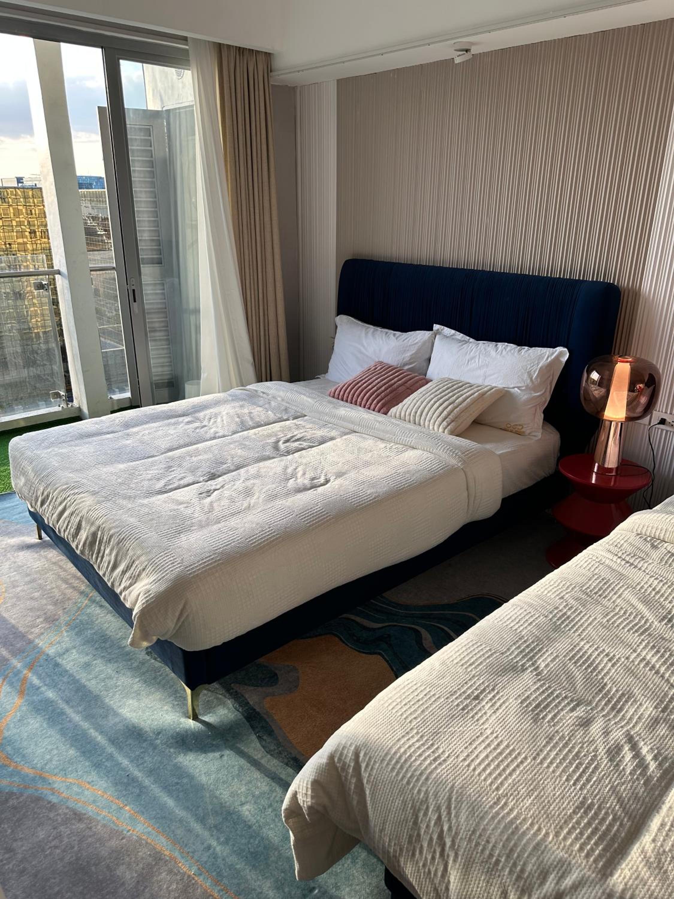 Spacious Unit & High-Floor Hotel near City of Dreams, Airport, Okada, and Solaire Casino
