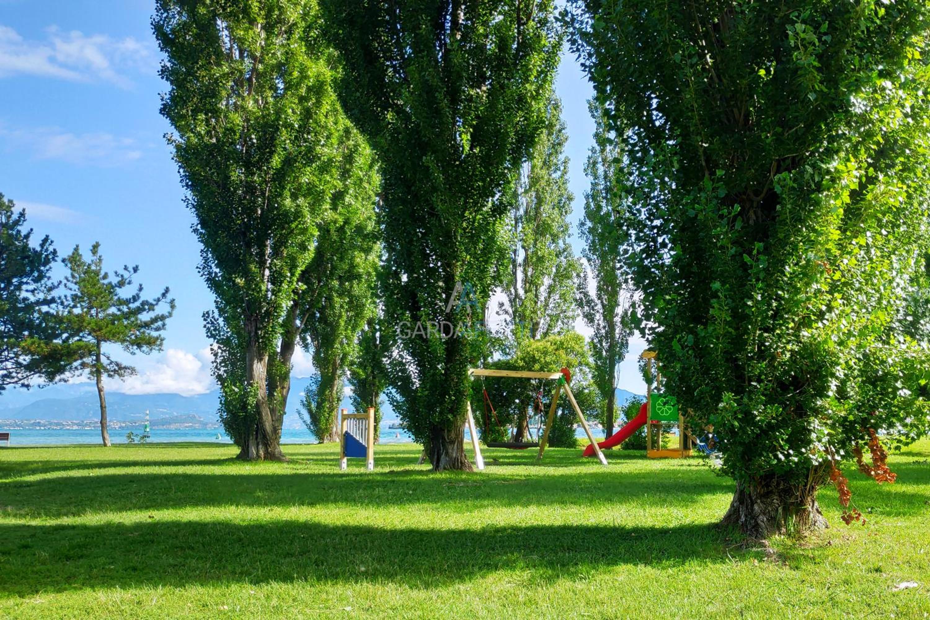 Villa Roma - Vista Lago e Relax tra Giardino e Terrazza