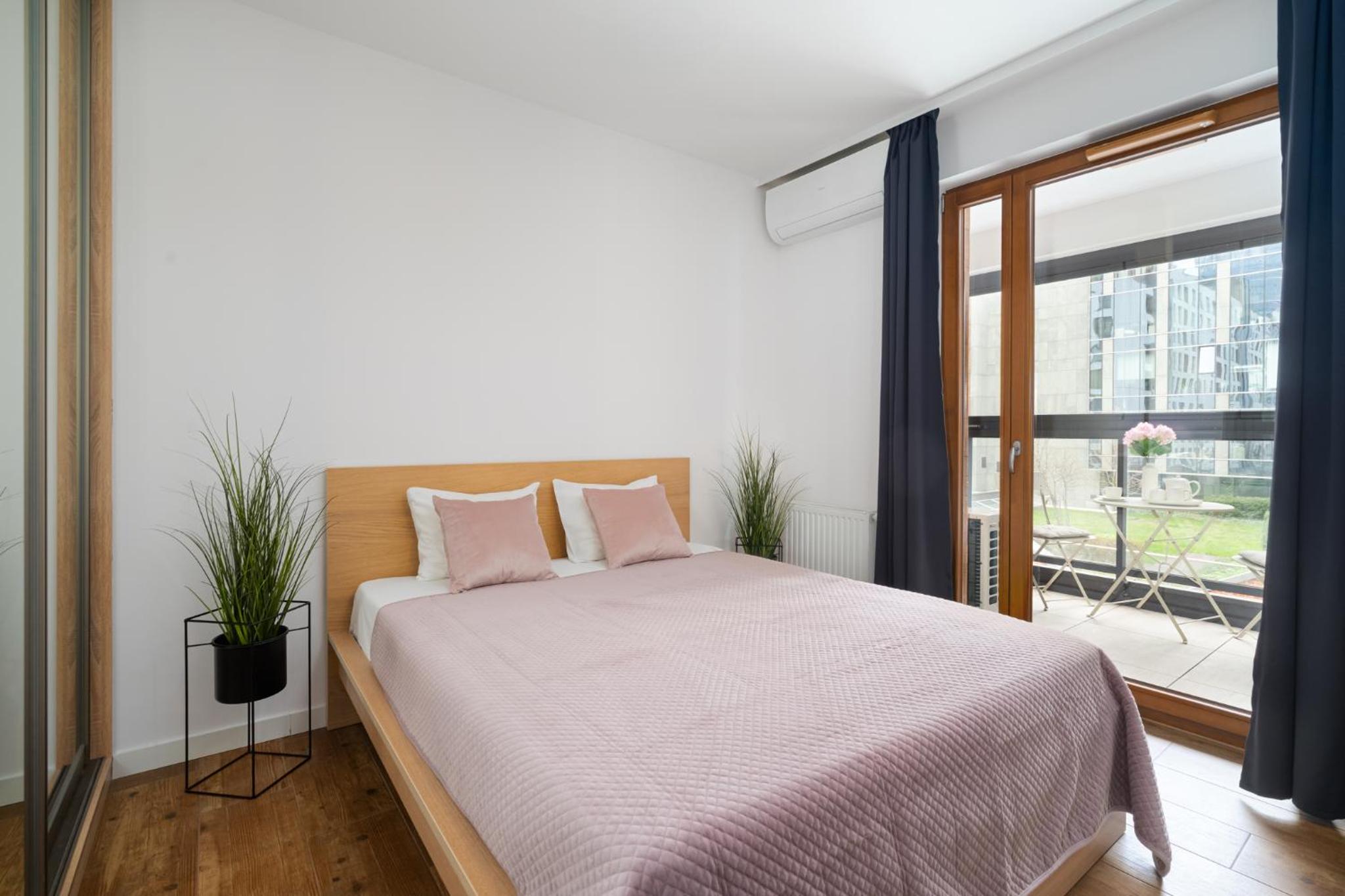 Urban Chic - One Bedroom Apartment - Warsaw Stays&G85-5