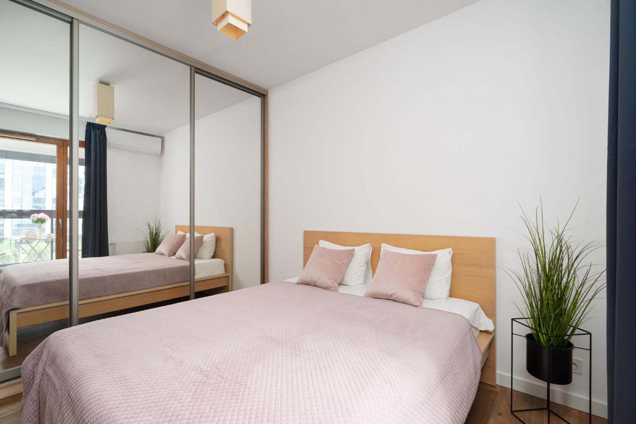 Urban Chic - One Bedroom Apartment - Warsaw Stays&G85-5