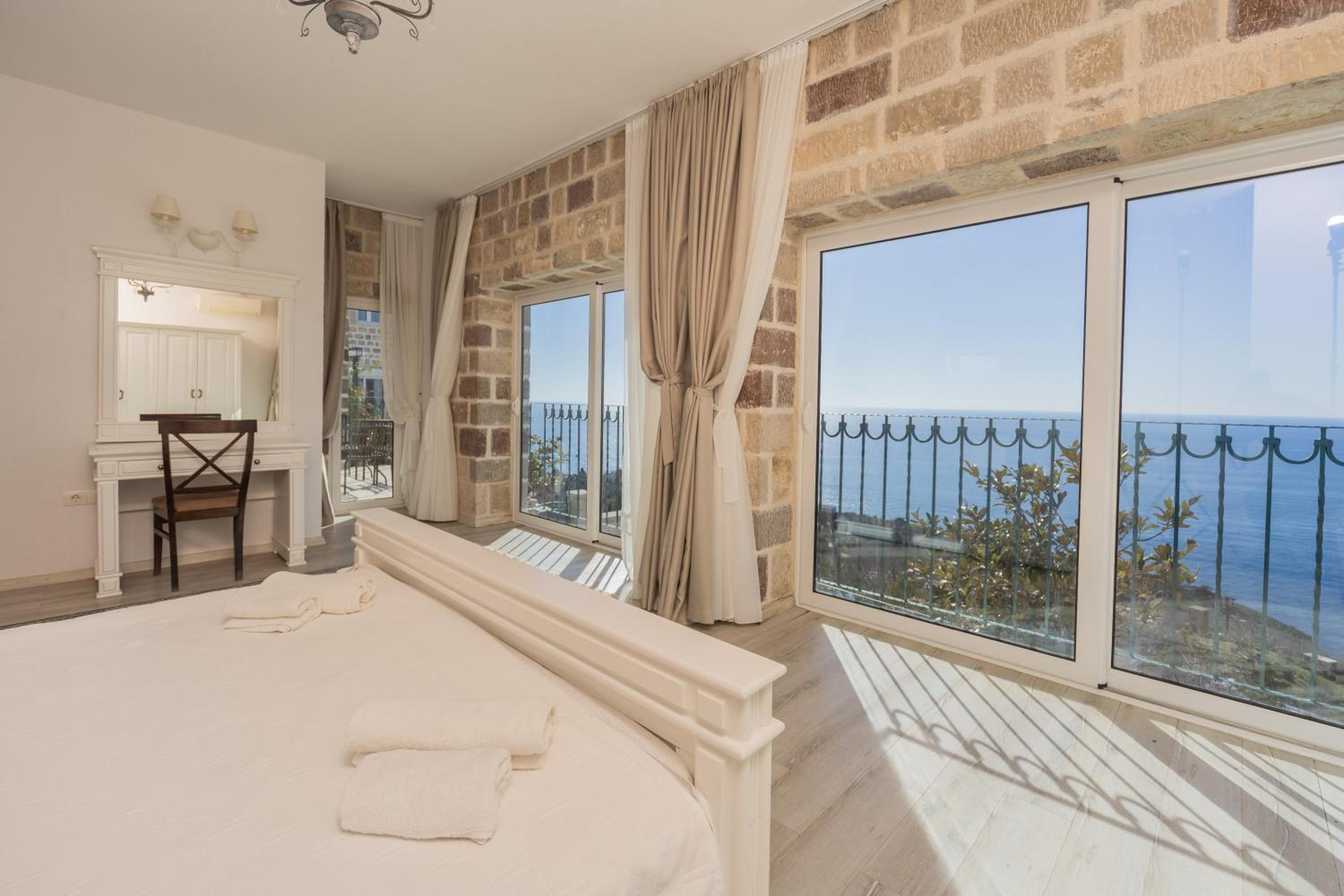 Castello deghli Aranci Eco Resort