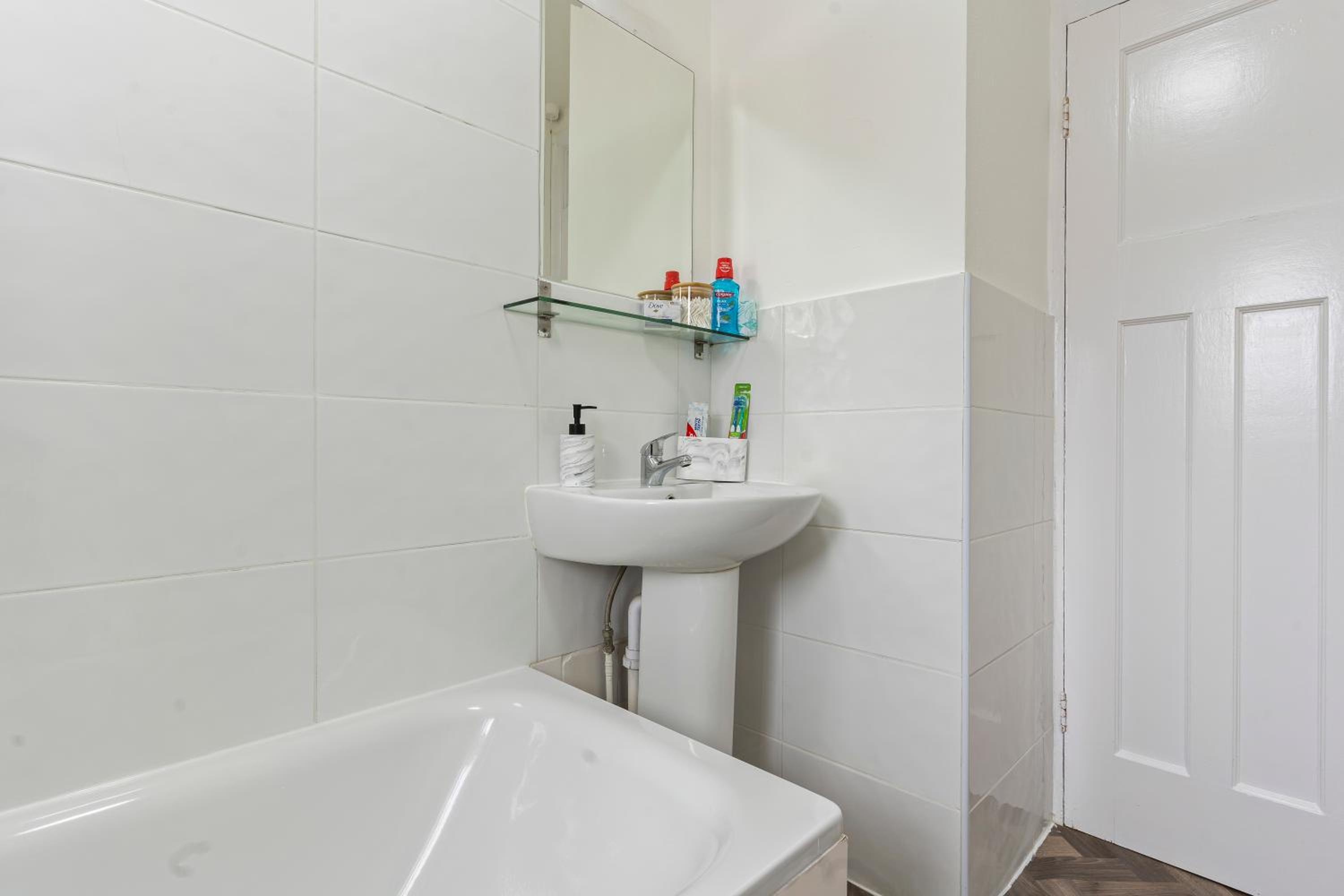 Wembley Stadium 2 Bed Apartment Tube Station