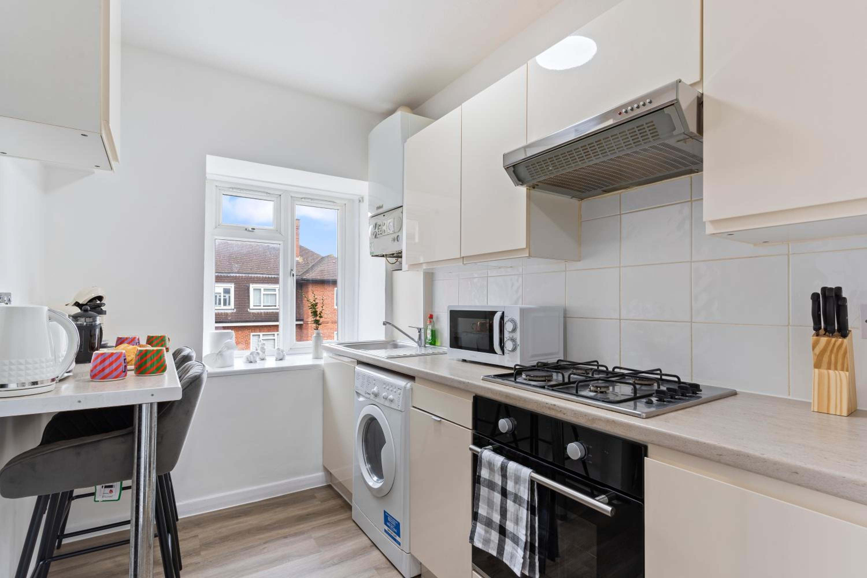 Wembley Stadium 2 Bed Apartment Tube Station