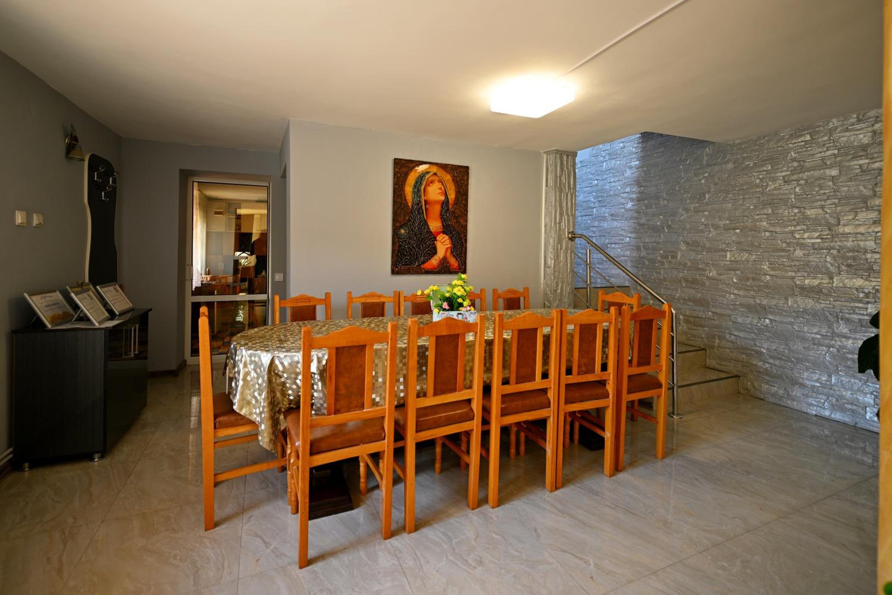 Photo 5
