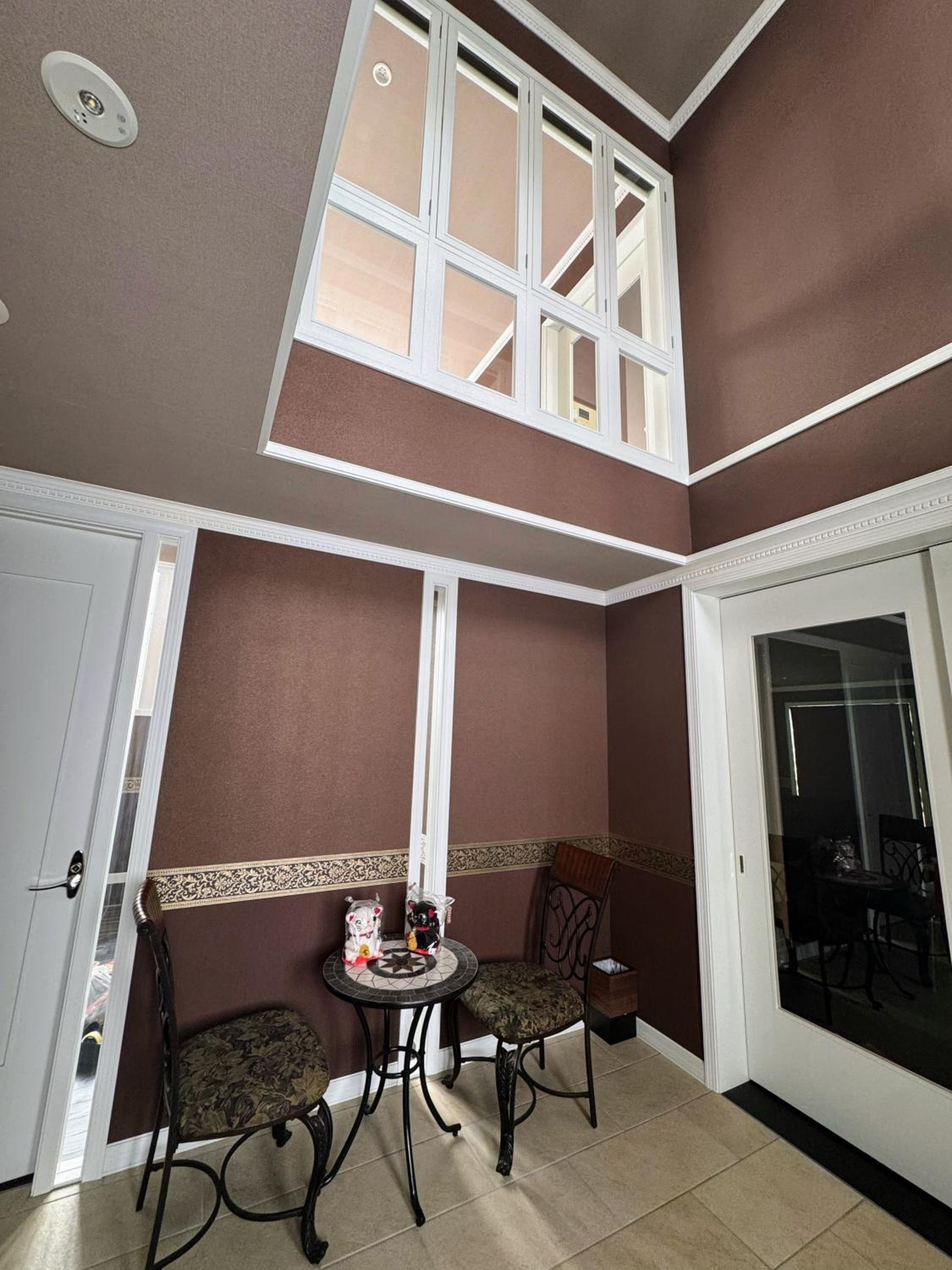 BIEI TERRACE 1st Floor - 1F専用独立玄関 - 1F占有78平米大型ワンルーム- ソファベッド7台, 170型米Valerion社製最新シアター動画視聴, 無料Wi-Fi, シャワー, ミニキッチン付き - 駅前通り沿い -