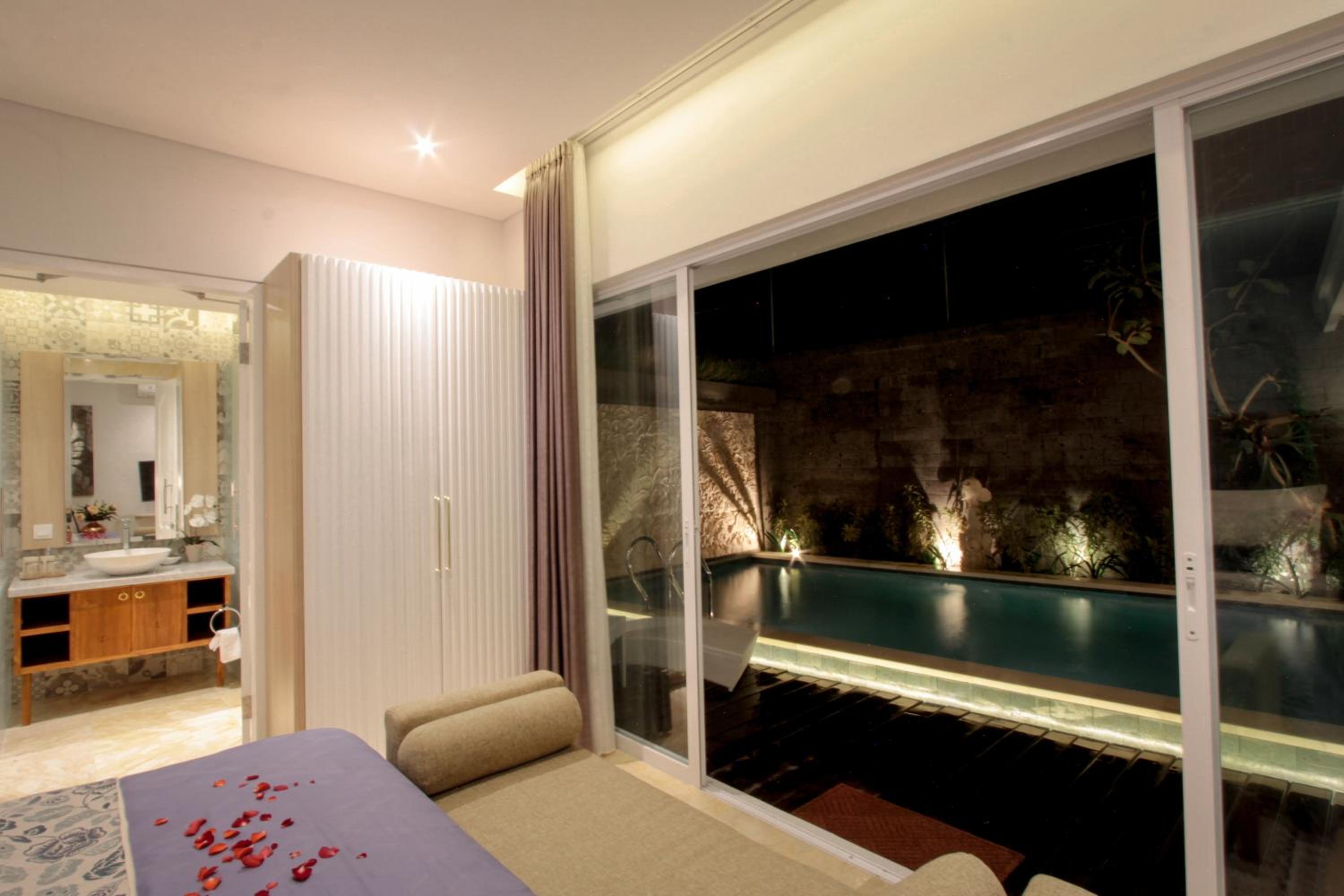 Saka Luxury Villa