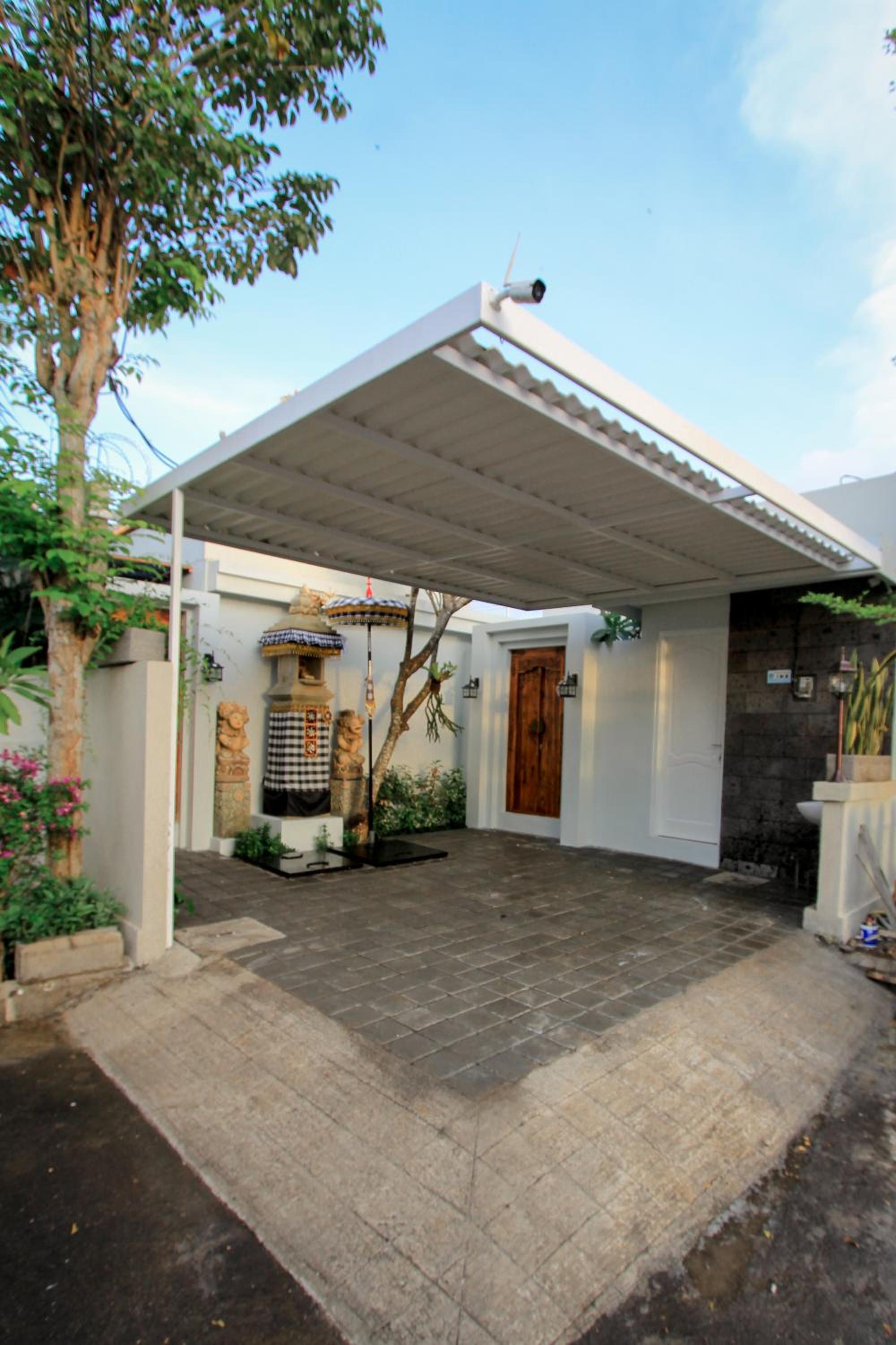 Saka Luxury Villa