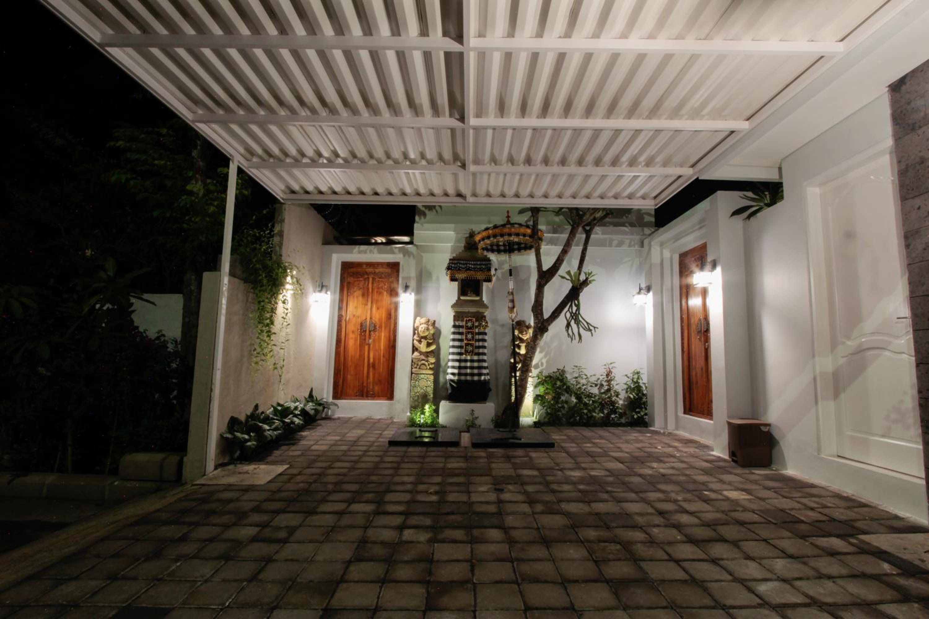 Saka Luxury Villa