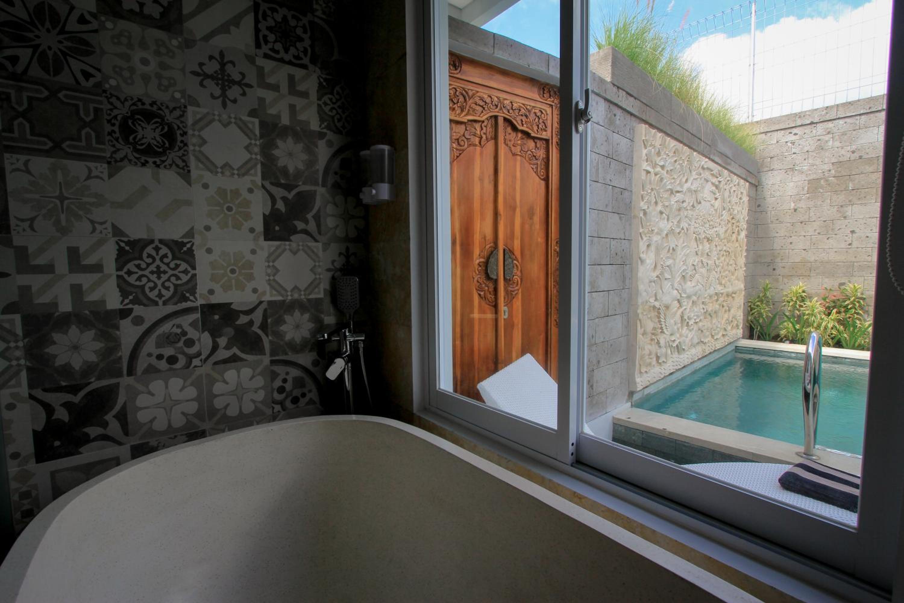 Saka Luxury Villa
