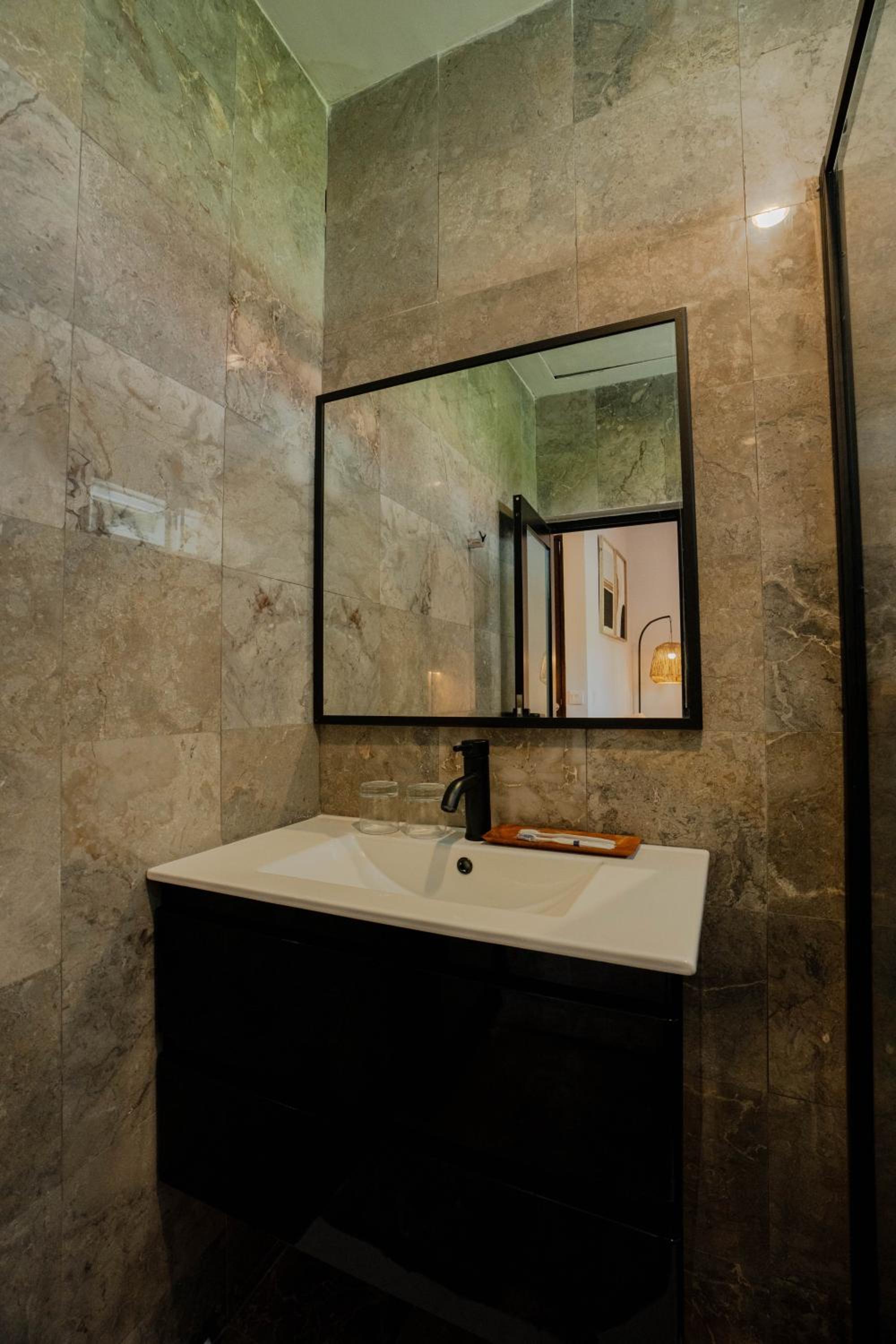 Saka Luxury Villa