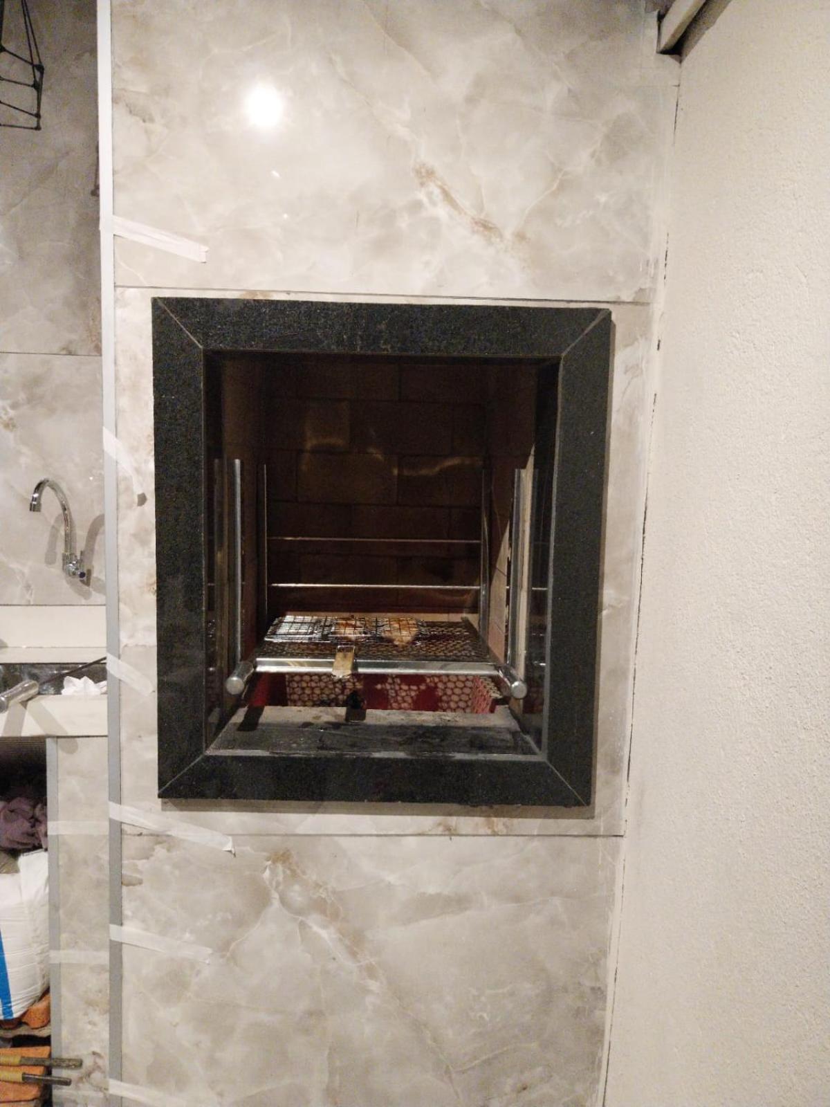 Casa em condomínio no Centro de Bertioga com Ar condicionado
