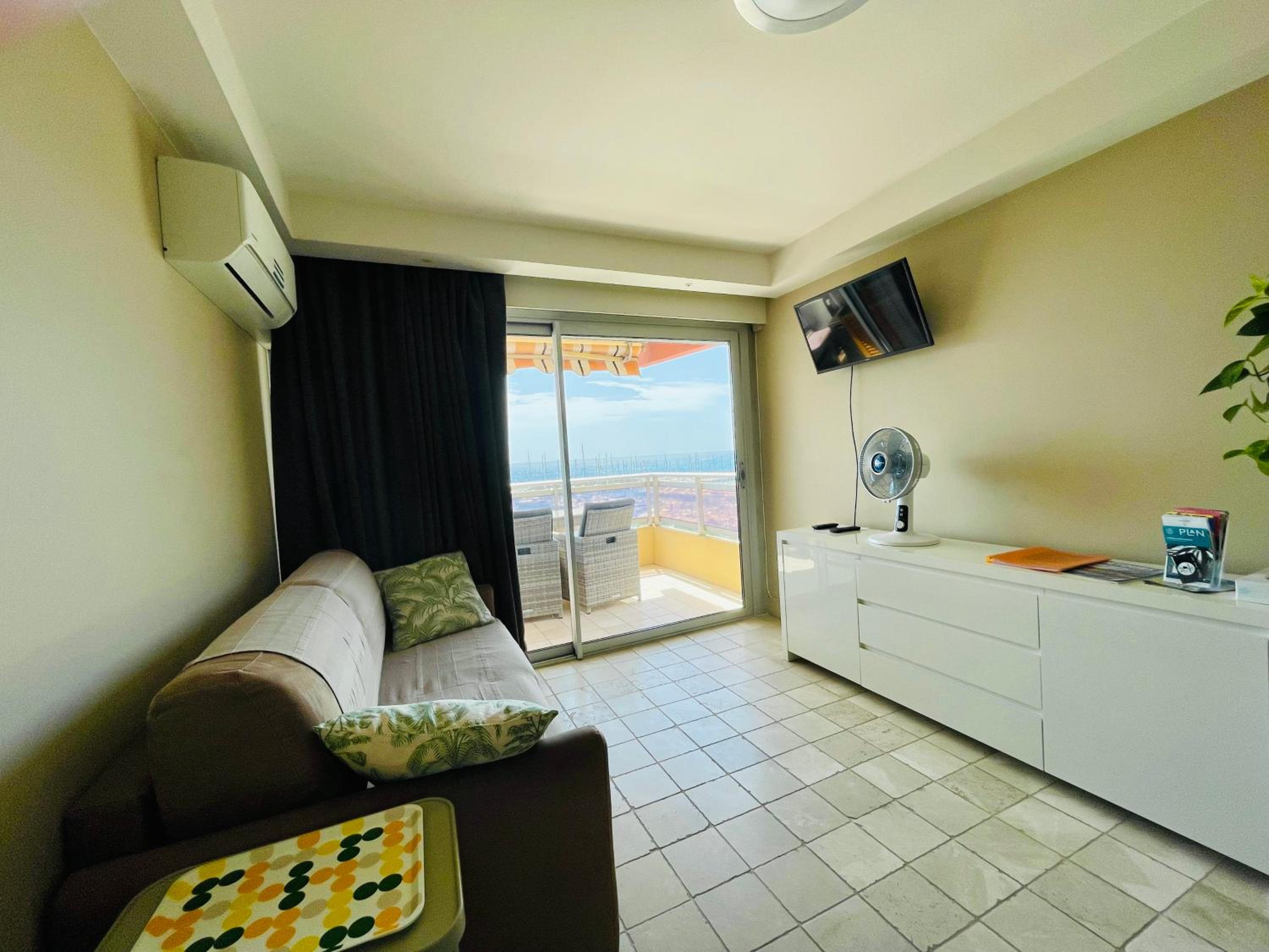 Superbe appartement en bord de mer, près du centre et des plages
