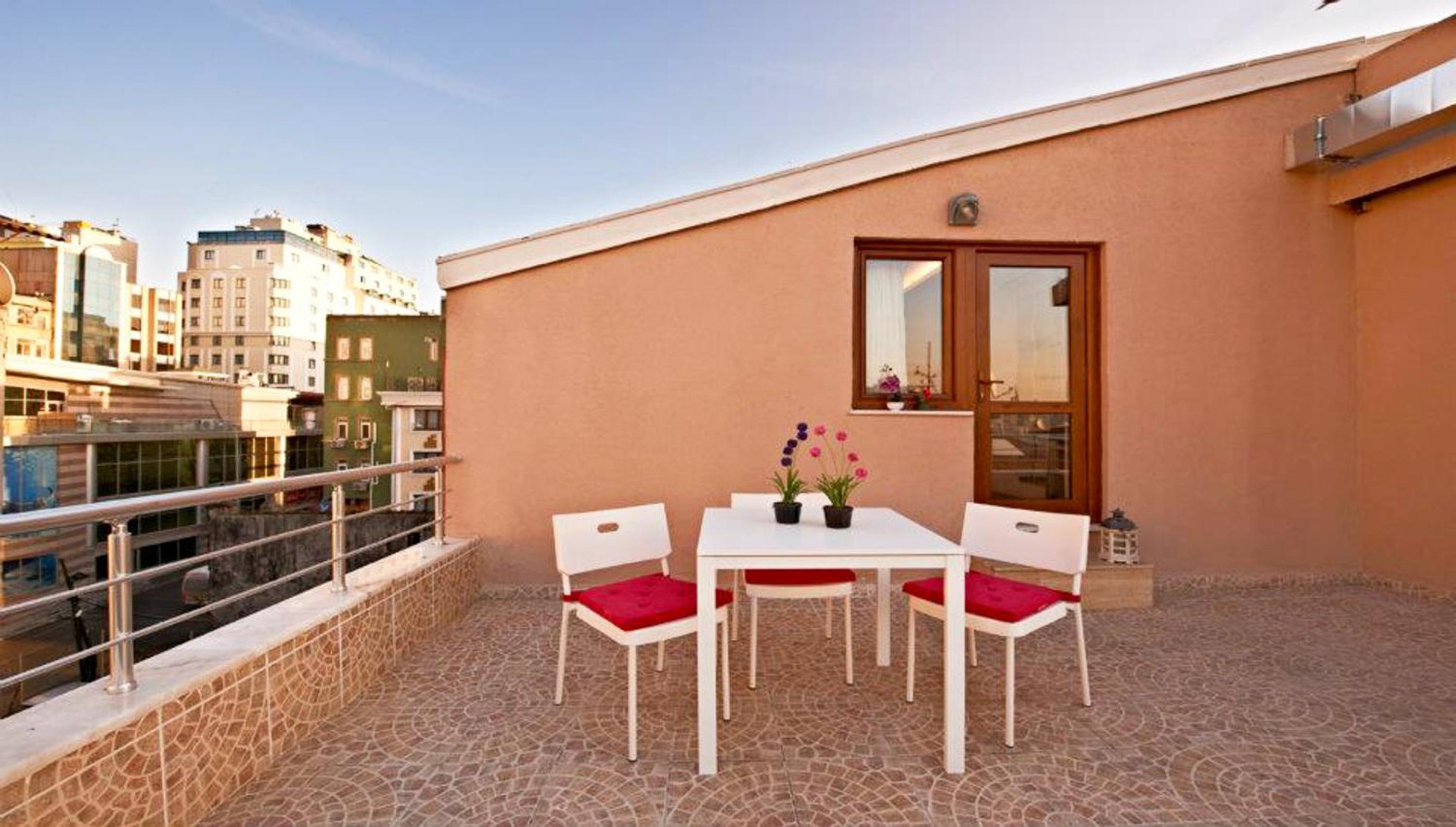 Retropera - Image 21