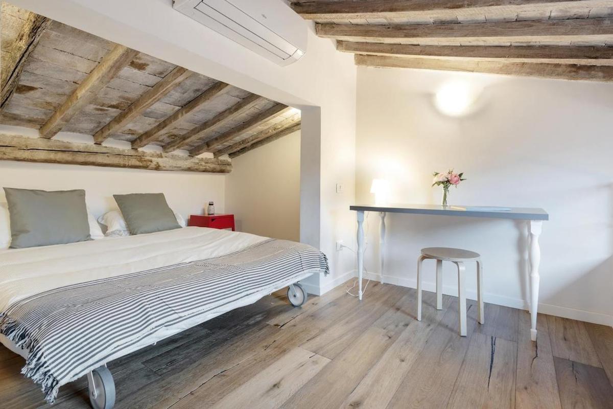 Ghibellina Attic