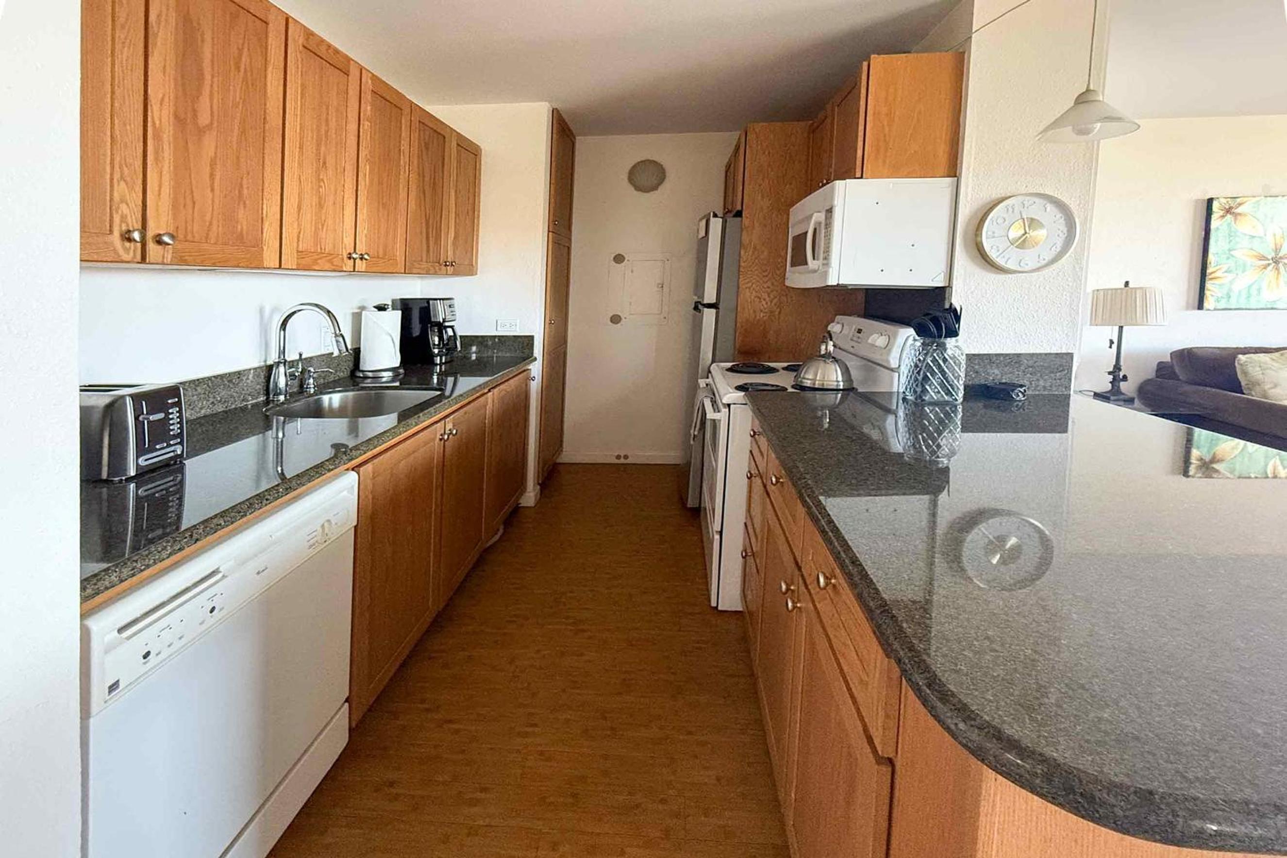 Island Sands 500, Breathtaking Ocean Views, Spacious Lanais, Renovated, Split AC