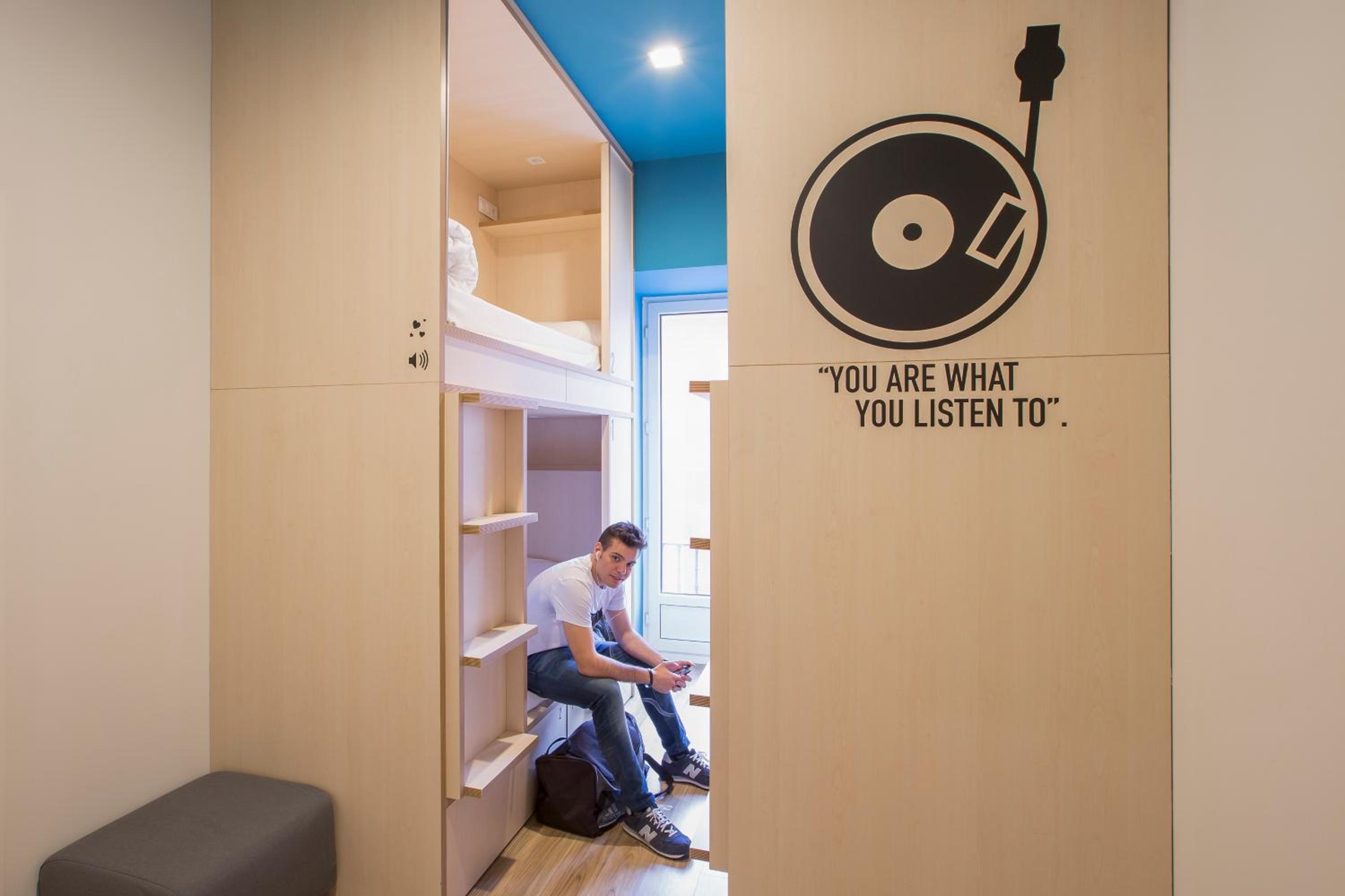 Mola Hostel