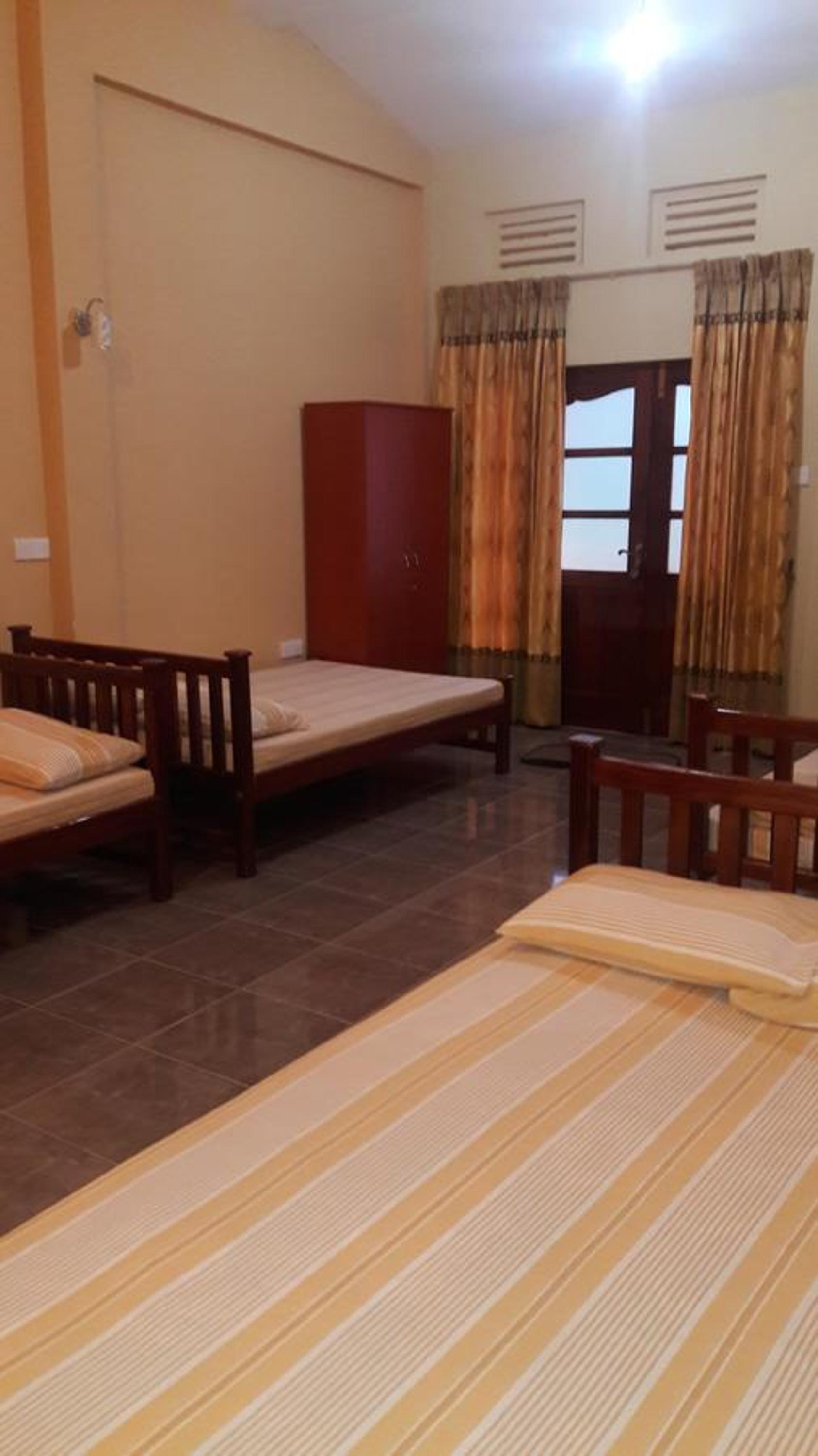 Anura Guest Inn